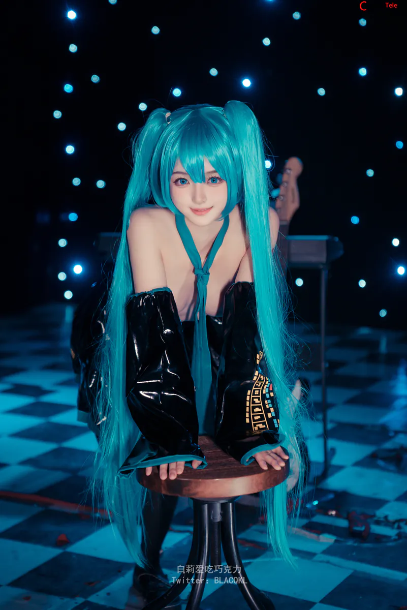 Blacqkl (白莉爱吃巧克力) cosplay Hatsune Miku