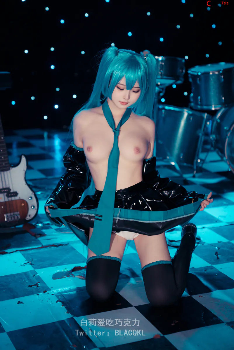 Blacqkl (白莉爱吃巧克力) cosplay Hatsune Miku