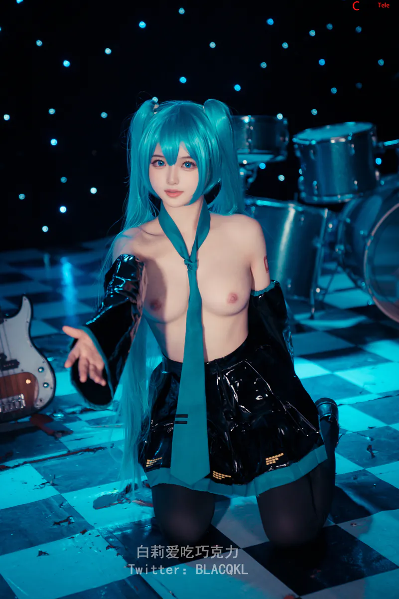 Blacqkl (白莉爱吃巧克力) cosplay Hatsune Miku