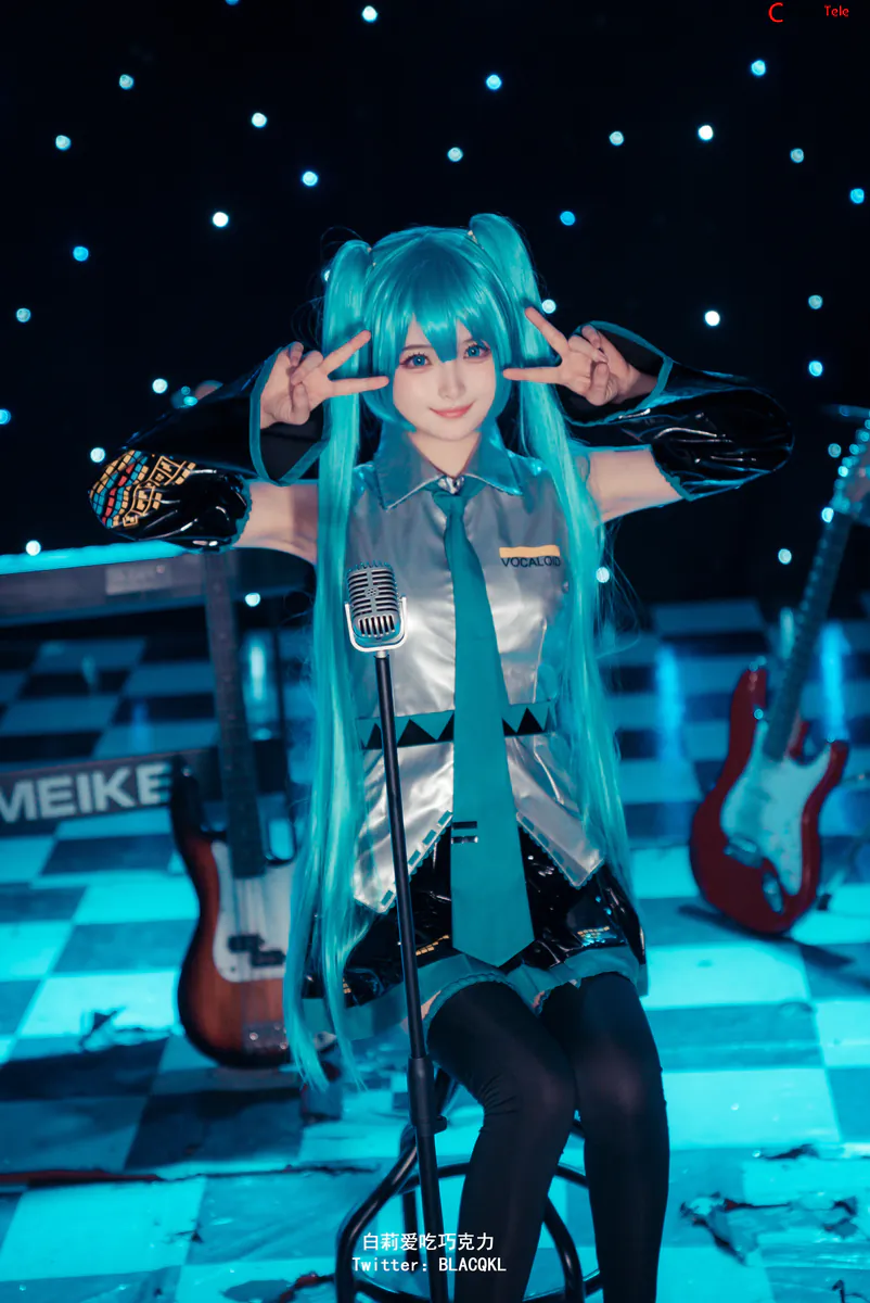 Blacqkl (白莉爱吃巧克力) cosplay Hatsune Miku