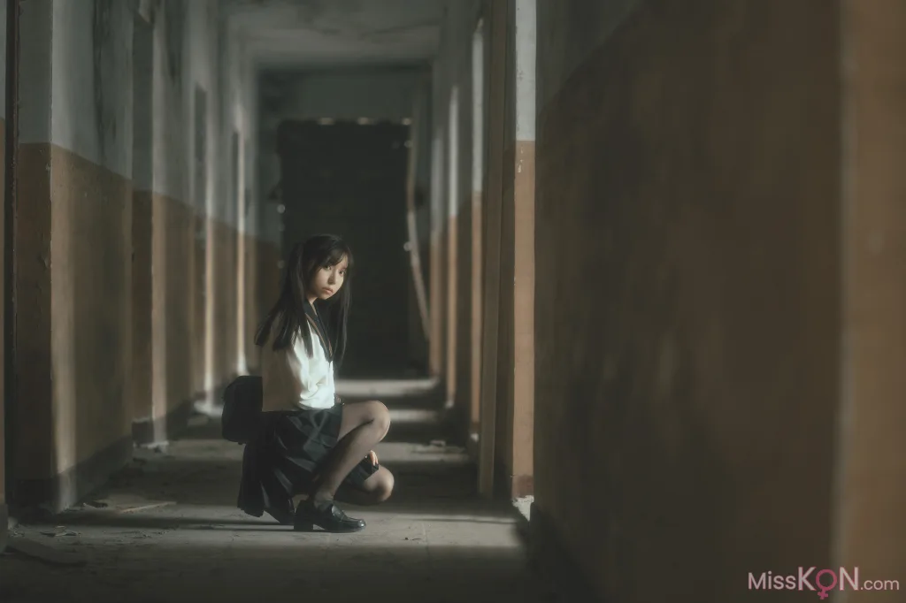 Coser@六味帝皇酱_ 废墟JK