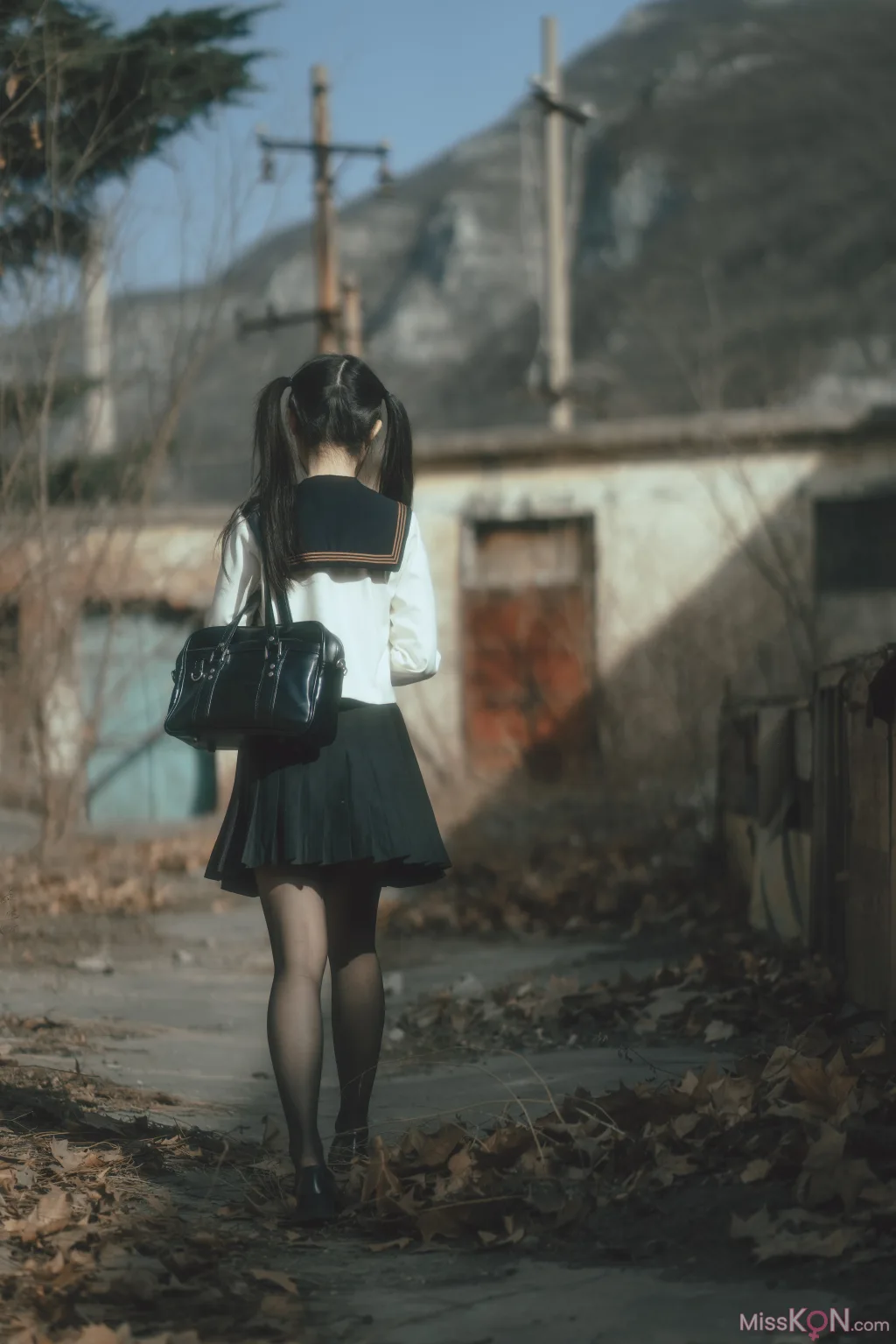 Coser@六味帝皇酱_ 废墟JK