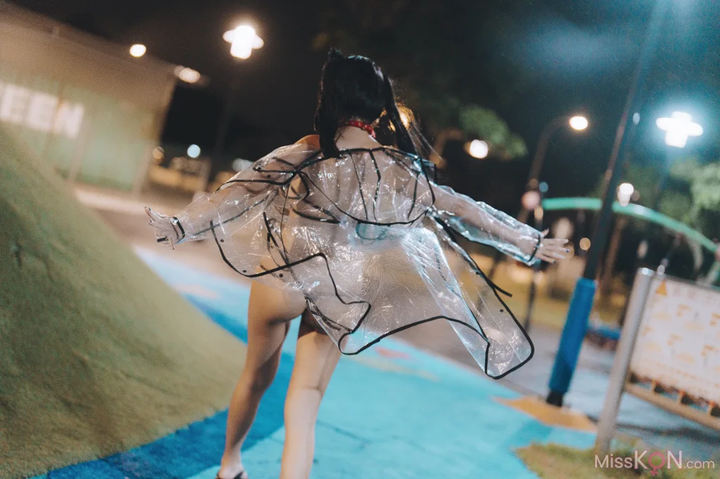 Coser@慕慕Momo_ 溜雨衣貓貓