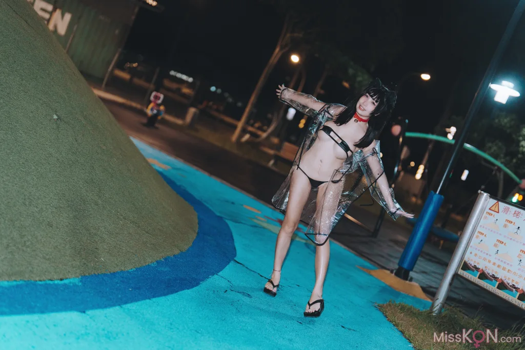 Coser@慕慕Momo_ 溜雨衣貓貓