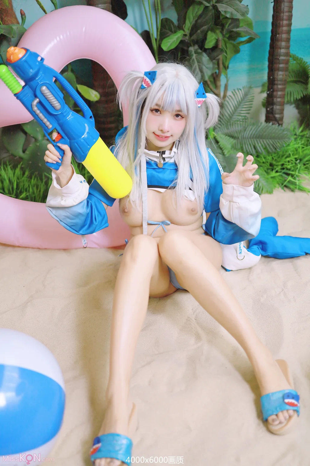 Coser@慕慕Momo_ 鲨鱼制服 Gura