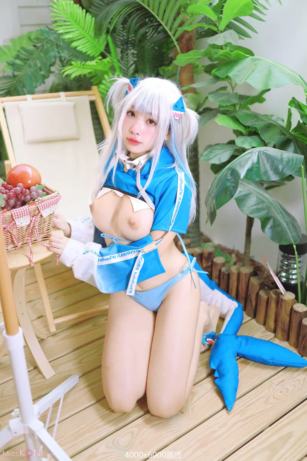 Coser@慕慕Momo_ 鲨鱼制服 Gura