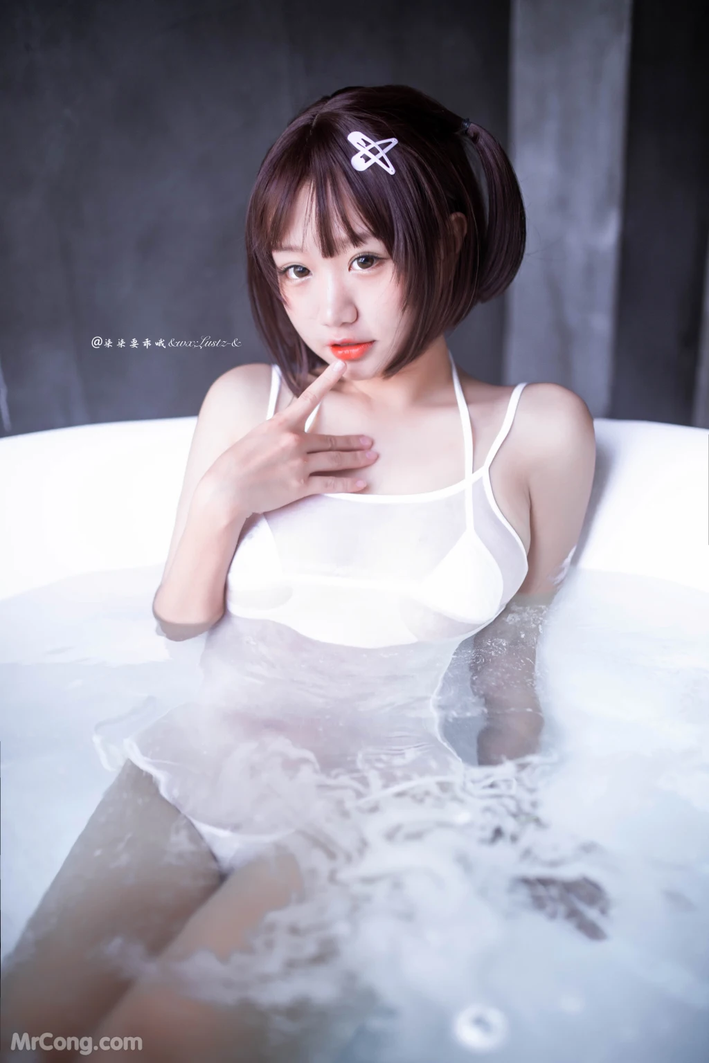 Coser@柒柒要乖哦_ 激凸死库水X白色Spa