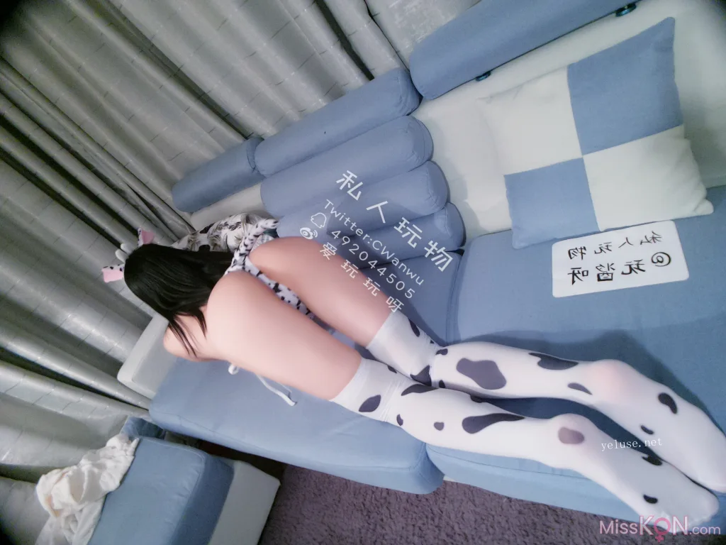 Coser@私人玩物_ 奶牛内衣爆乳诱惑 7 Coser@私人玩物_ 奶牛内衣爆乳诱惑