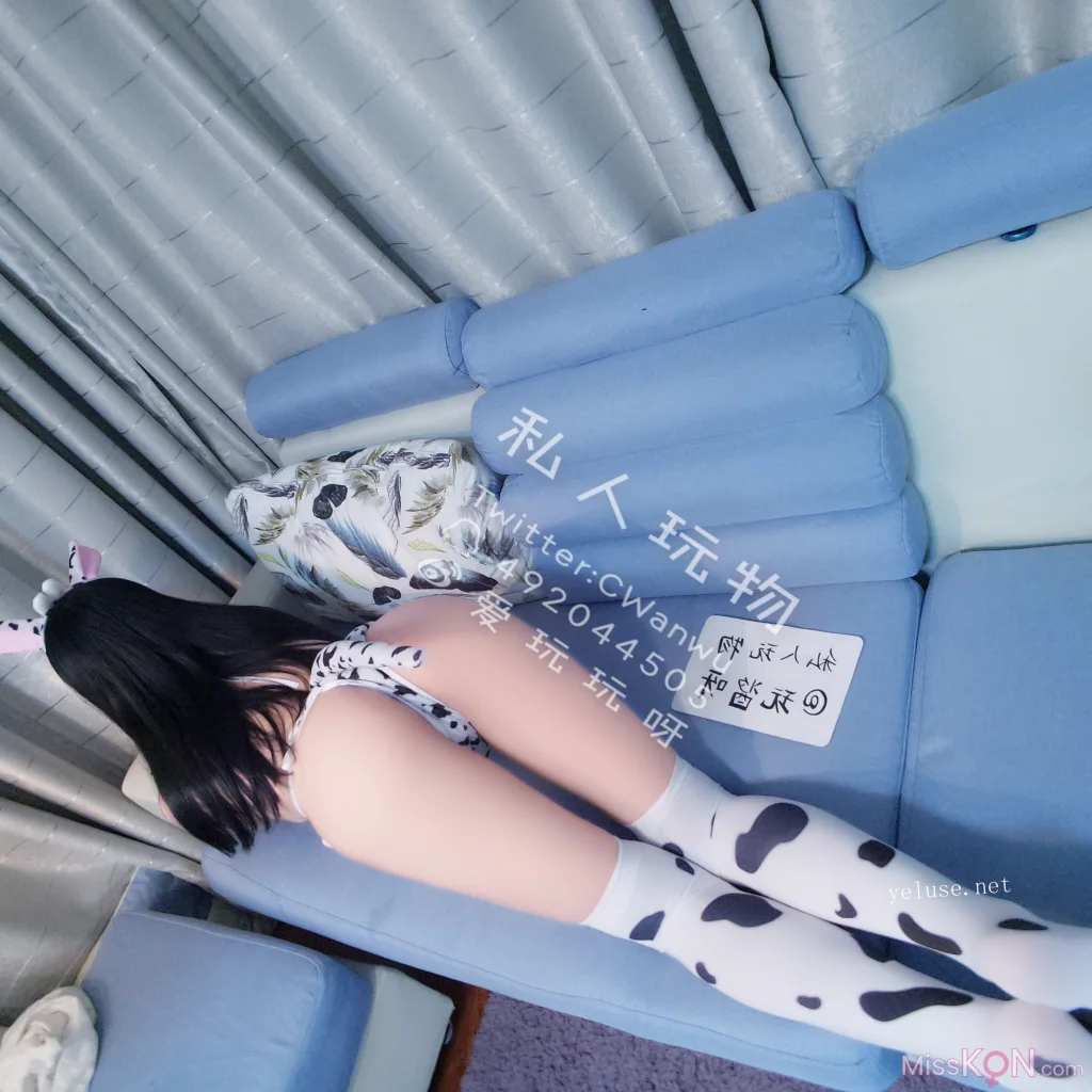 Coser@私人玩物_ 奶牛内衣爆乳诱惑 8 Coser@私人玩物_ 奶牛内衣爆乳诱惑
