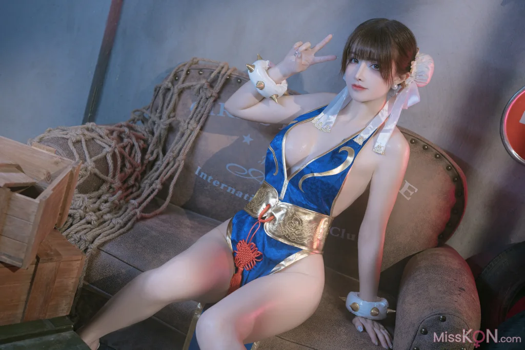 Coser@鹿八岁_ 春丽的格斗辅导