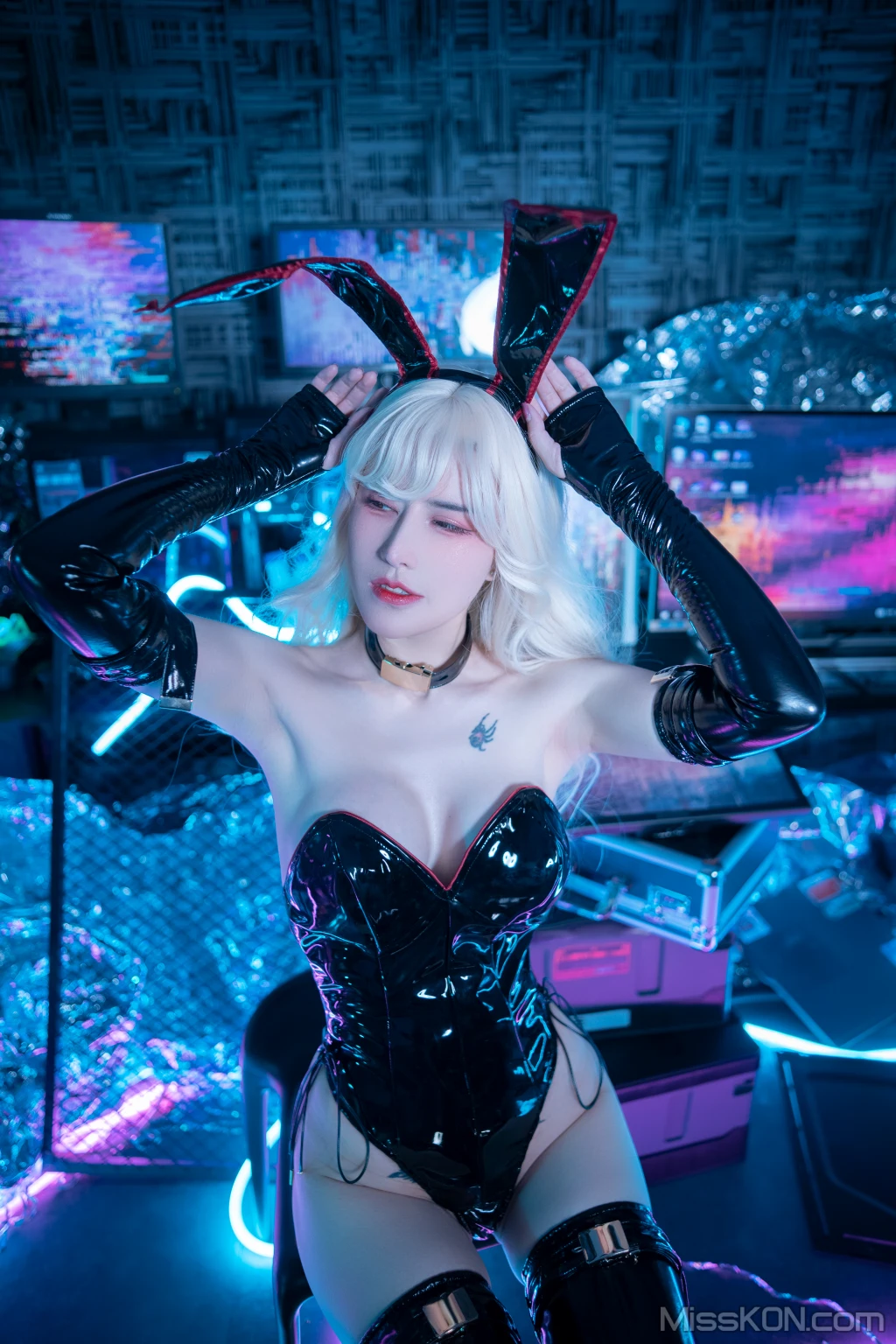 Coser@鹿八岁_ 赛博朋克兔女郎