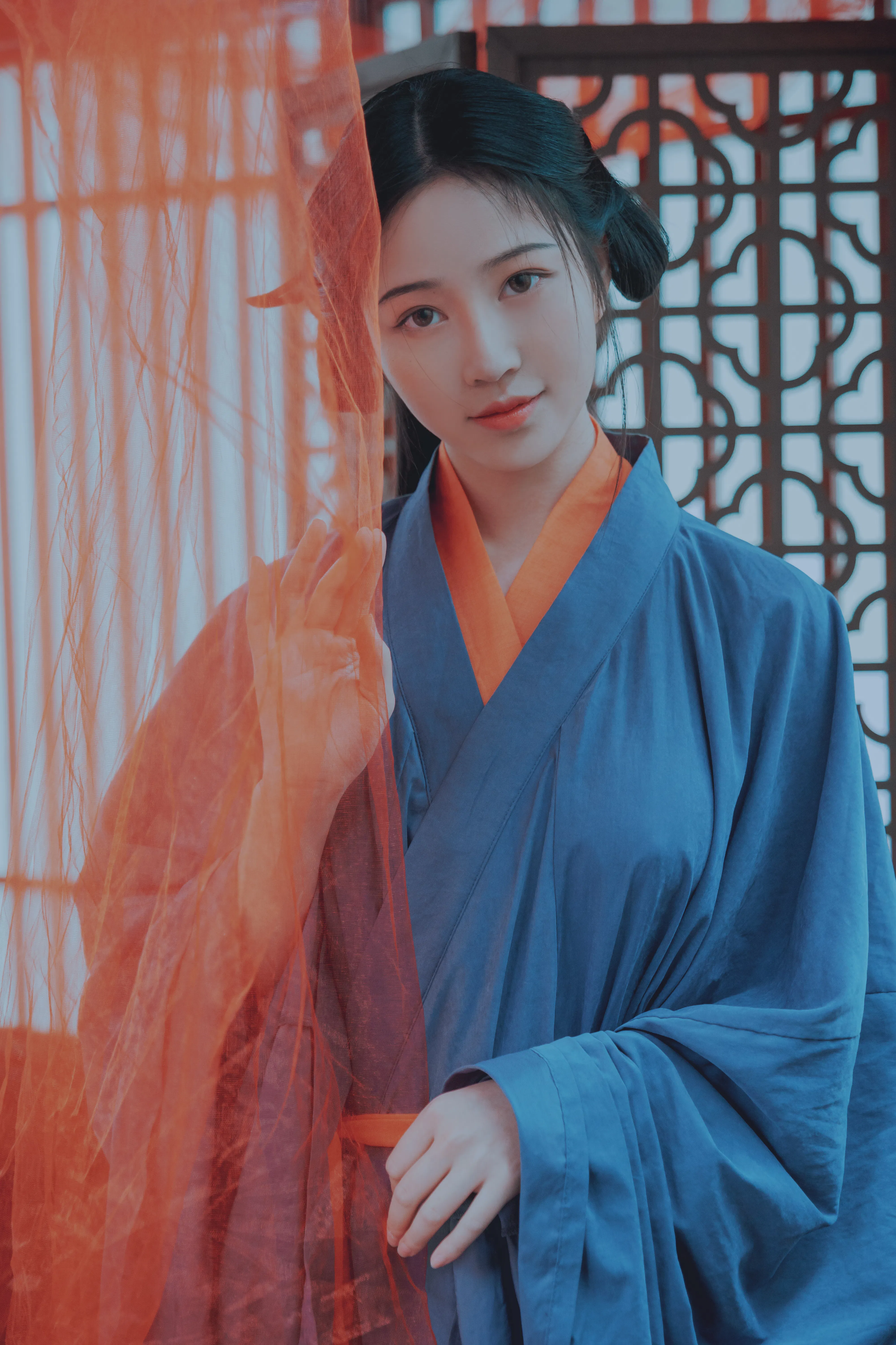 [Cosplay] 年年 – 汉宫春月