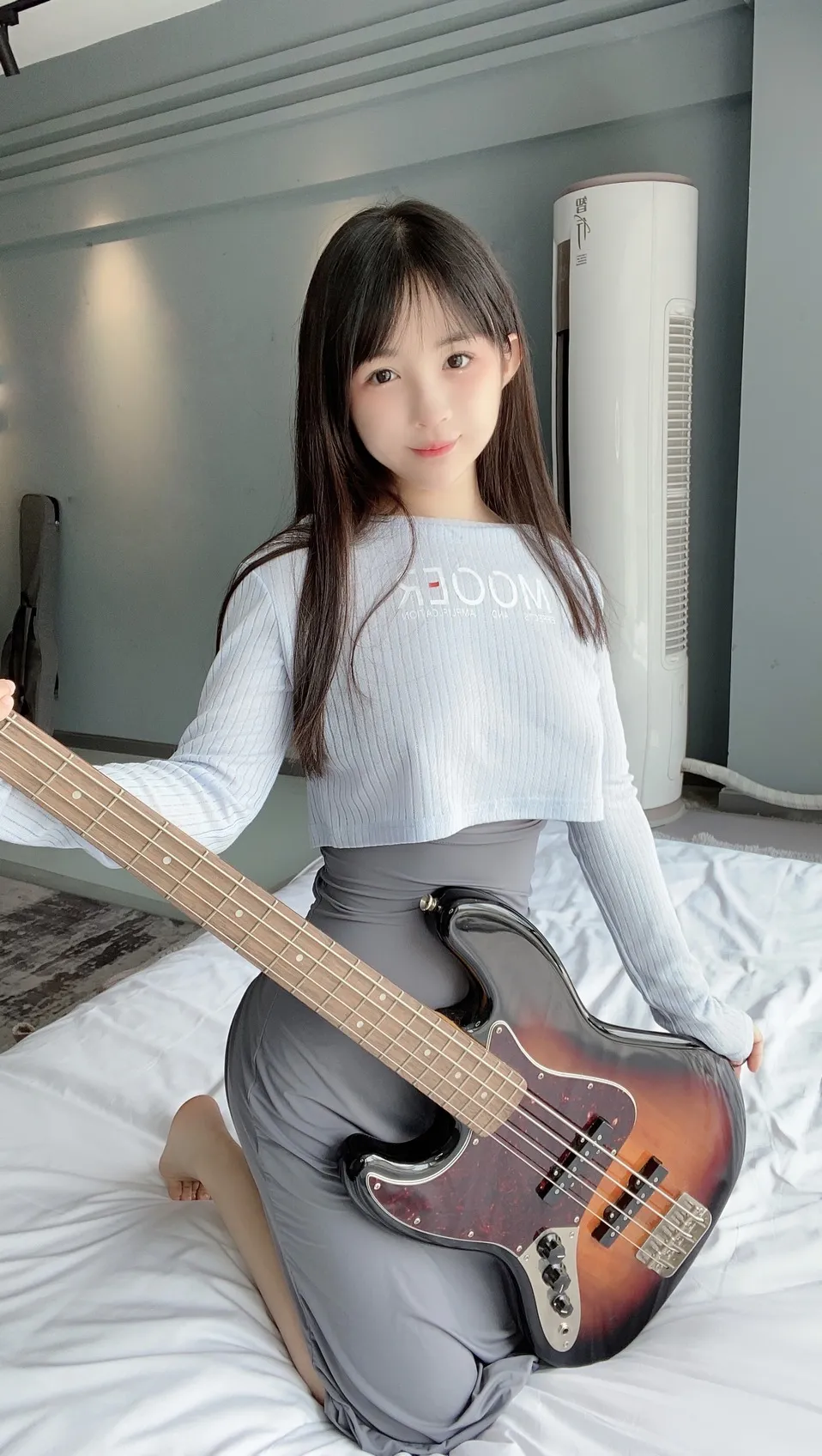 [Cosplay] Sakurai Ningning 桜井宁宁 - Guitar Sister 吉他妹妹
