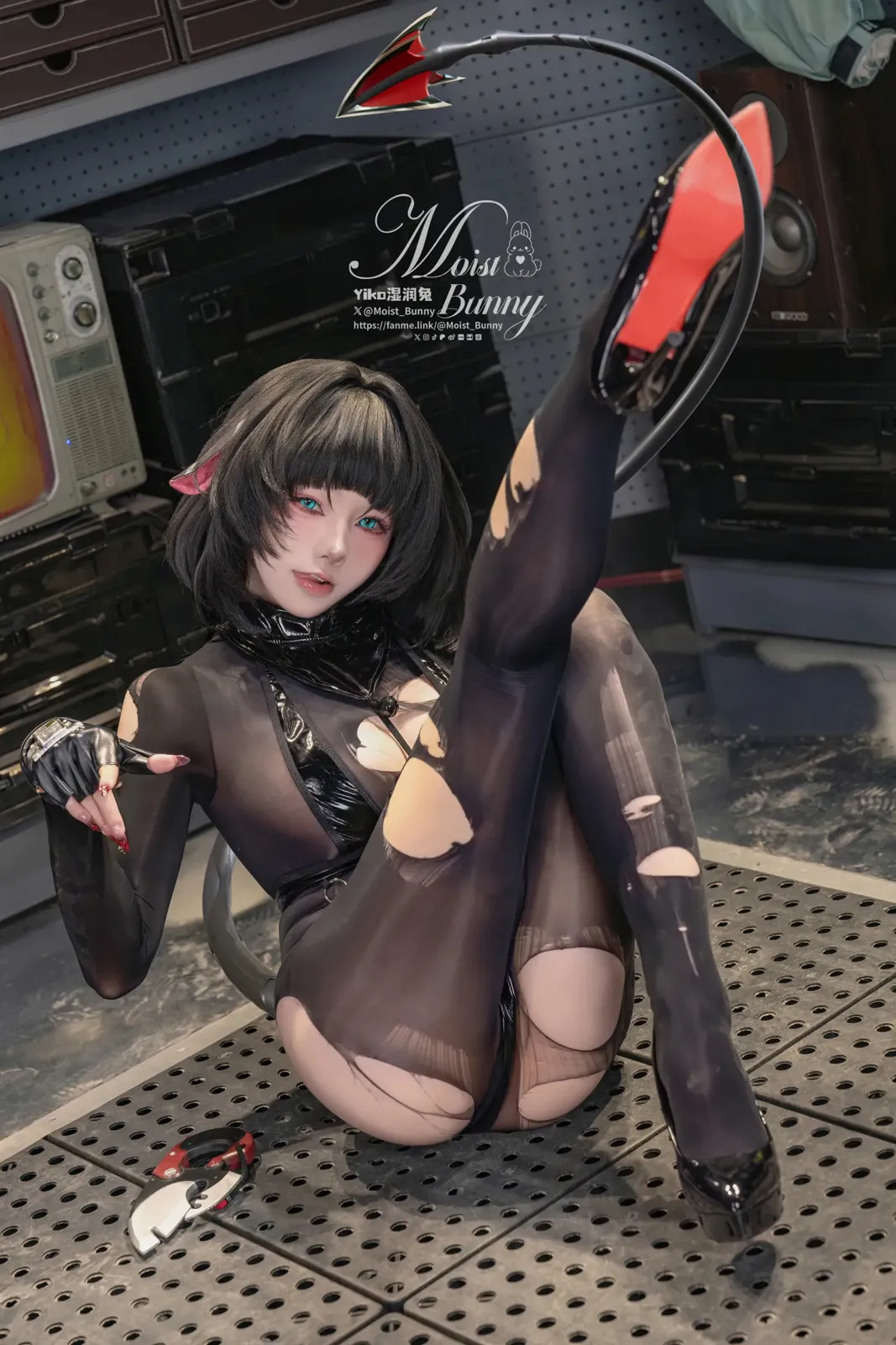 [Cosplay] Yiko湿润兔 25.05月 简 杜 Mr.TAXI