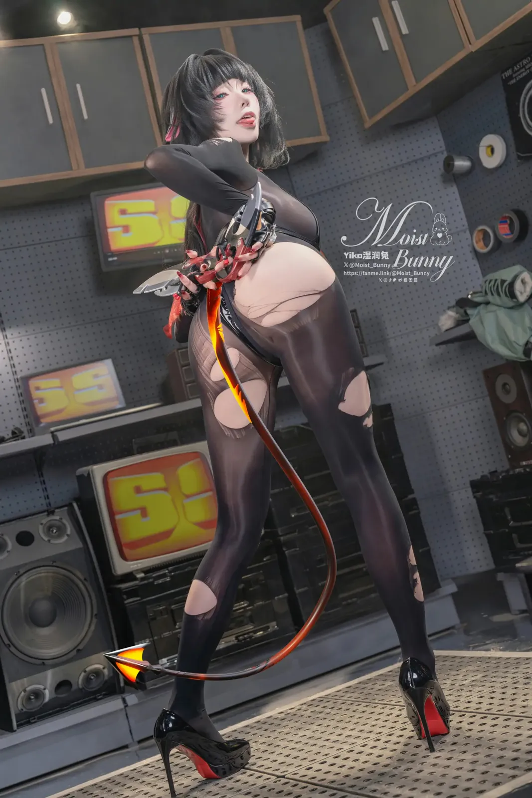 [Cosplay] Yiko湿润兔 25.05月 简 杜 Mr.TAXI