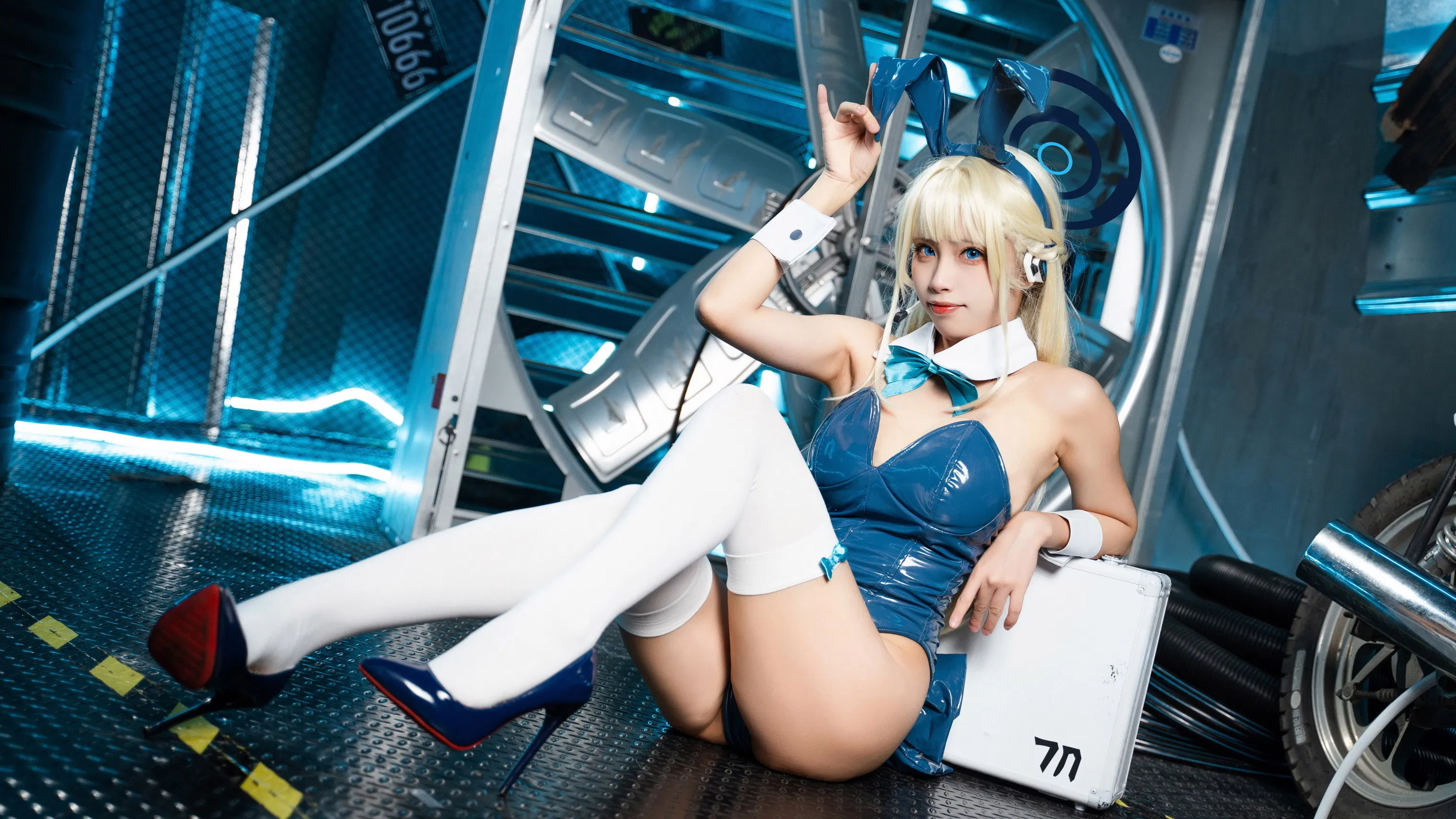 [Cosplay] 三無人型 - 蔚蓝档案 飞鸟马时兔女郎