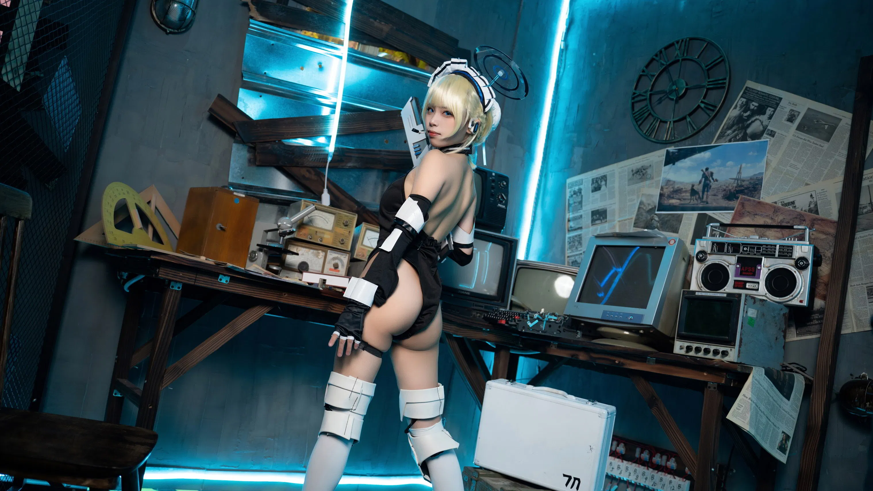 [Cosplay] 三無人型 - 蔚蓝档案 飞鸟马时兔女郎