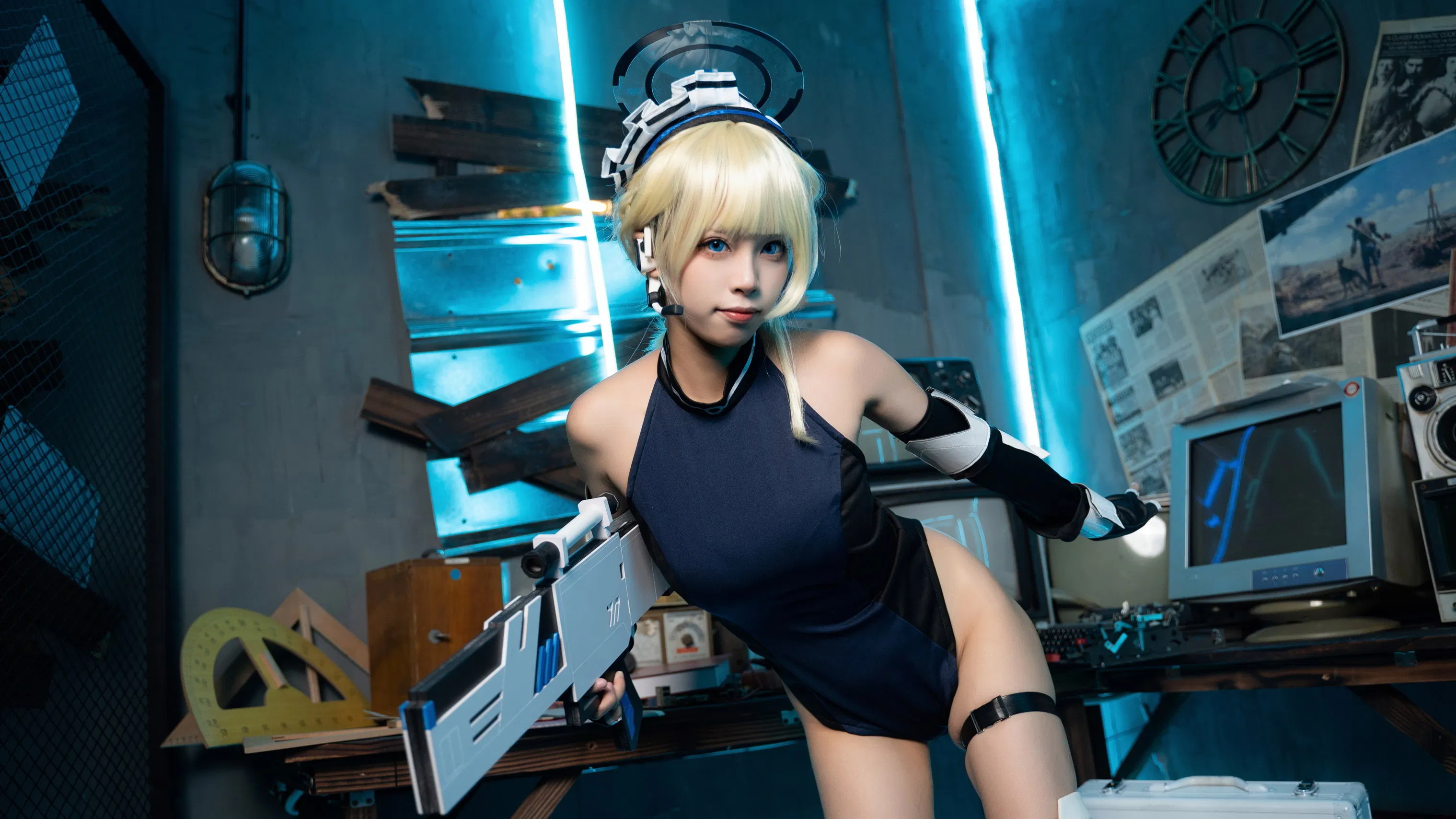 [Cosplay] 三無人型 - 蔚蓝档案 飞鸟马时兔女郎