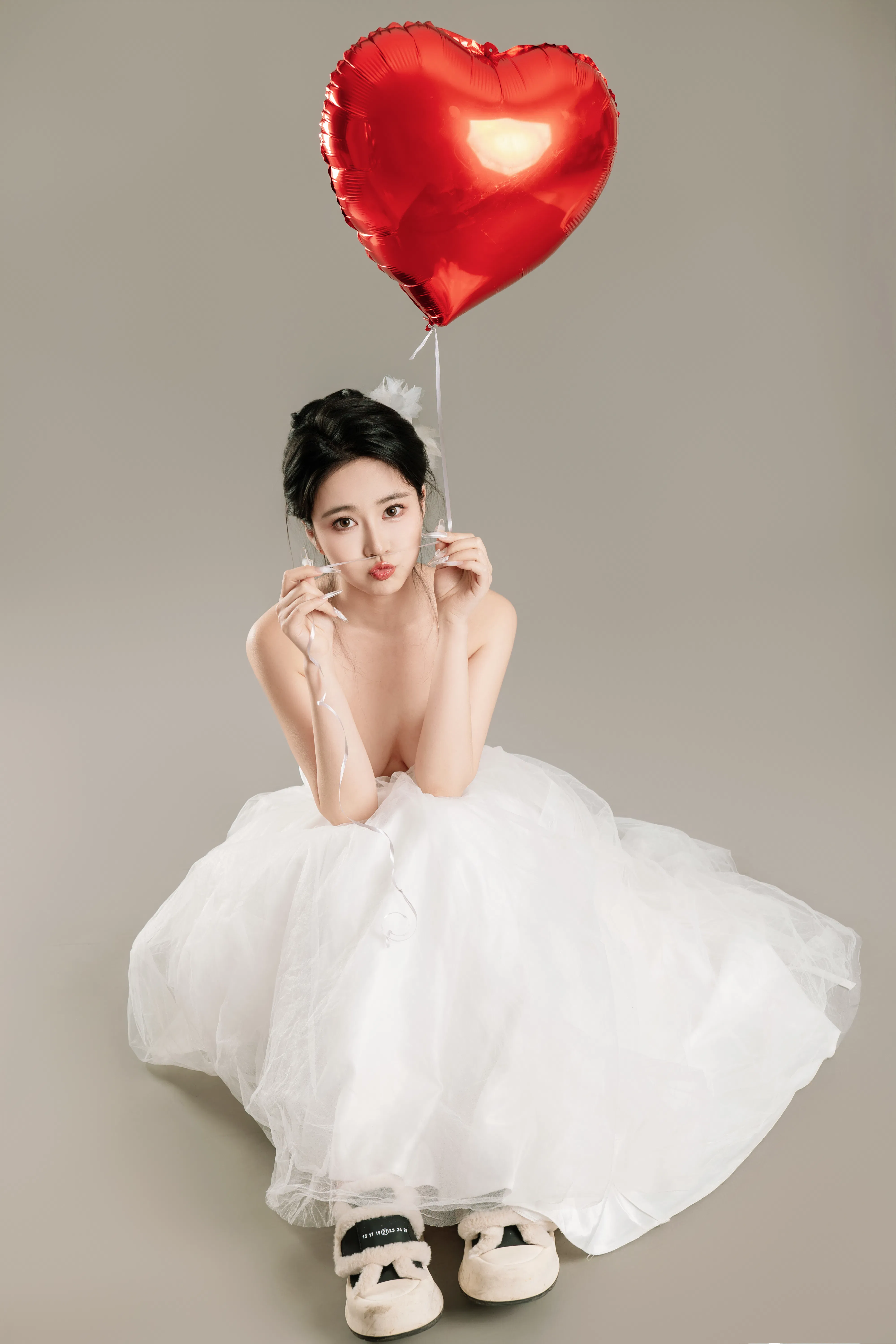 [Cosplay] 年年 - LOVE 情人节特别篇