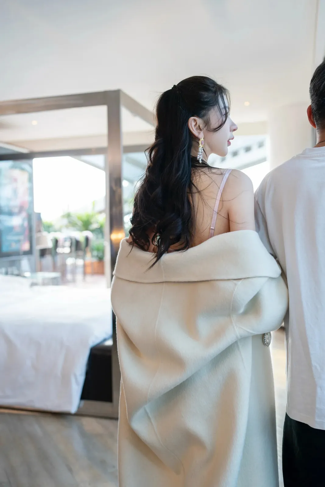 [Cosplay] 李丽莎 粉色内衣