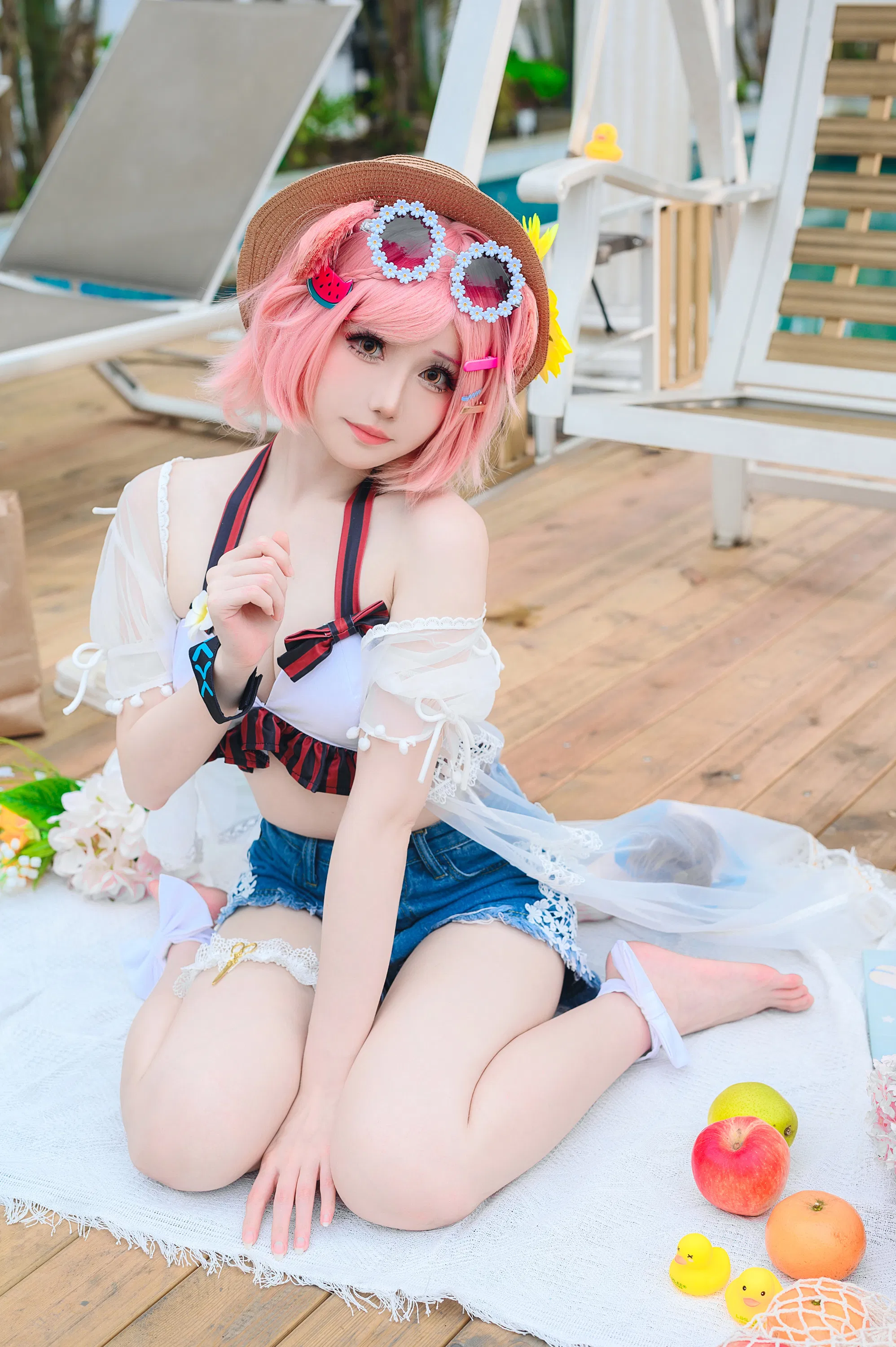 [Cosplay] 焖焖碳 – 明日方舟 澄闪泳装
