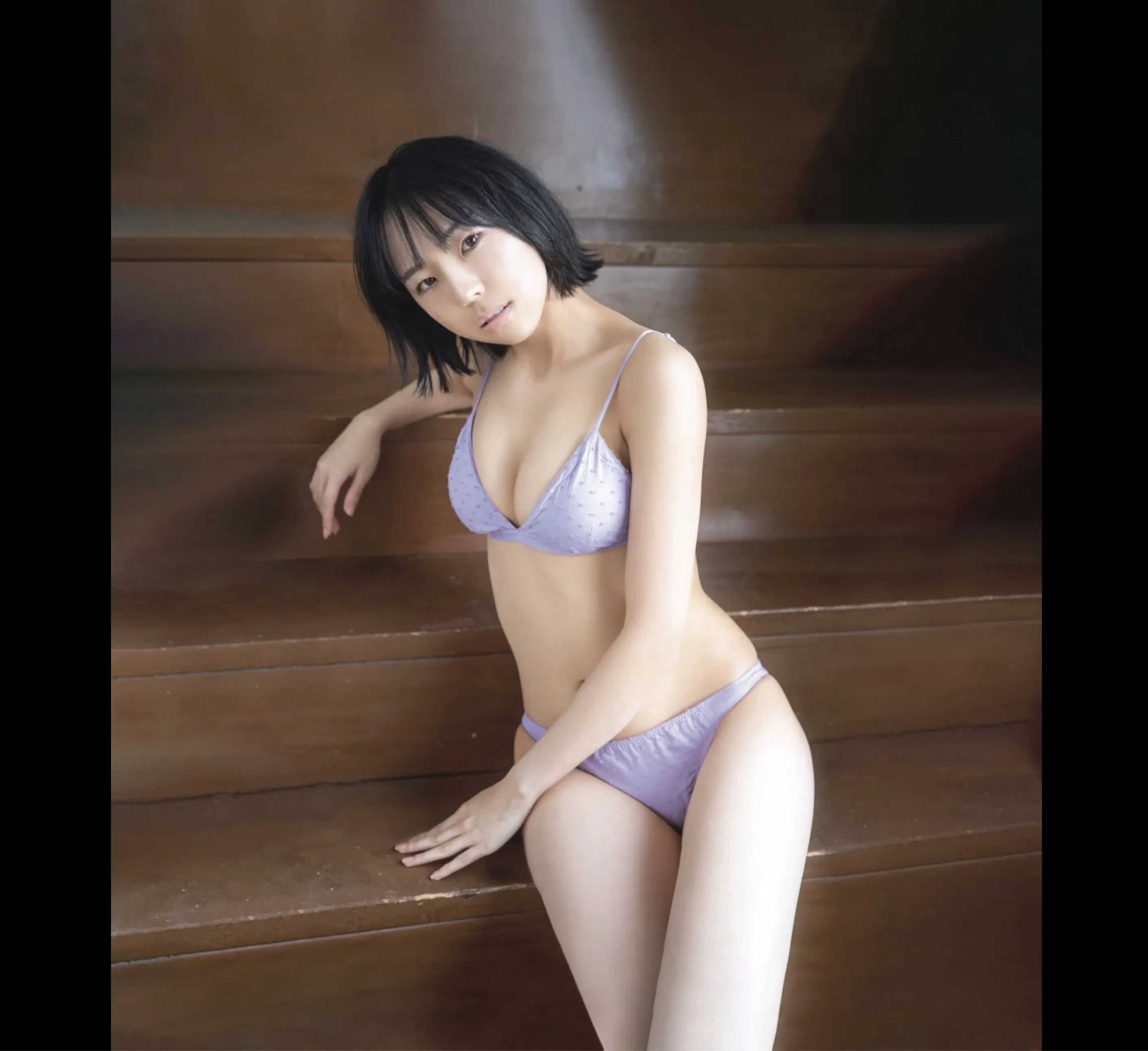 FRIDAY GOLD 鍛治島彩 とびっきりの初ビキニ