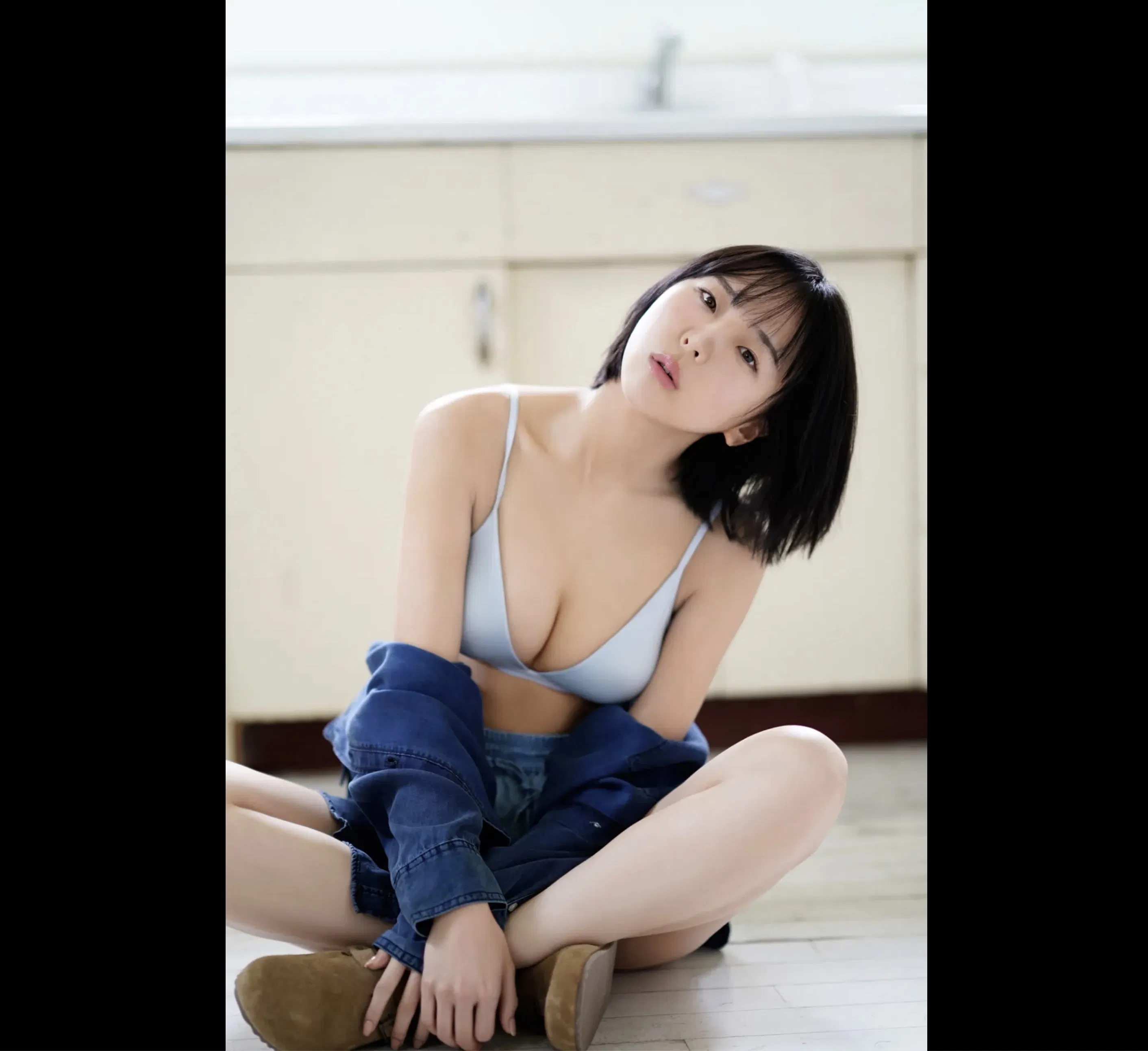 FRIDAY GOLD 鍛治島彩 とびっきりの初ビキニ