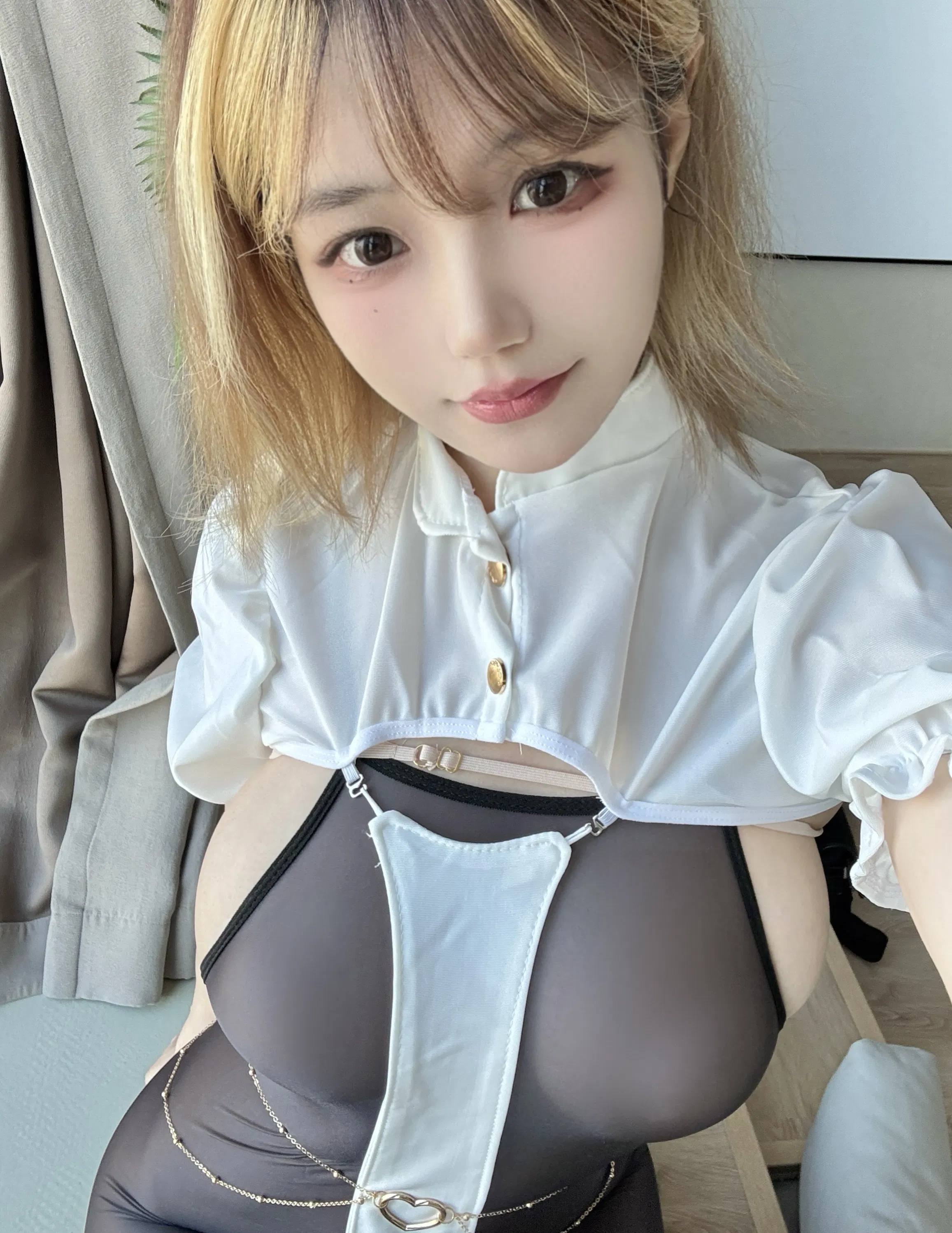 [Fantia] 2024年11月 – 小仓千代w
