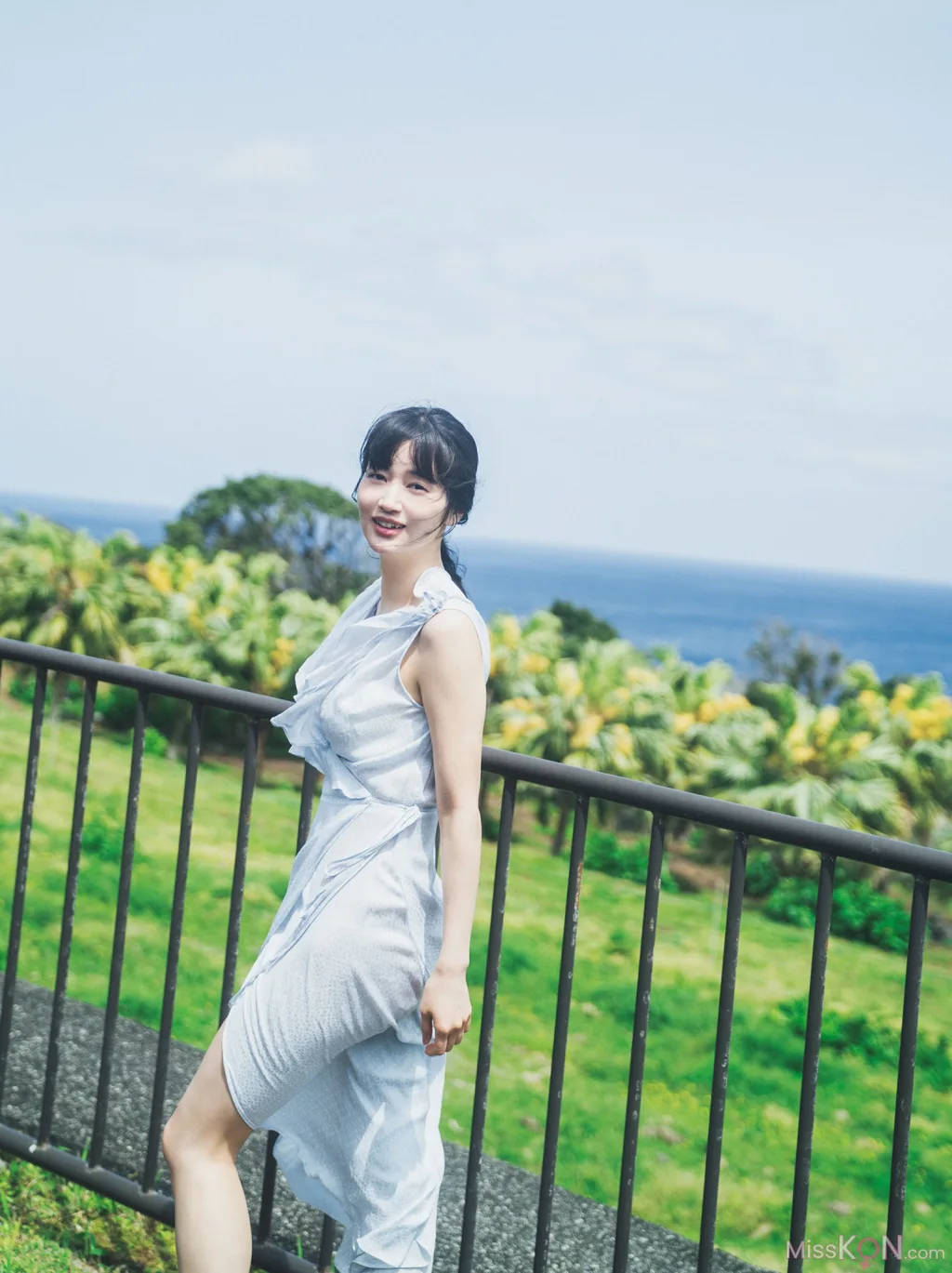 Arisa Deguchi (出口亞梨沙)_ 写真集 Ｅｓｓｅｎｃｅ