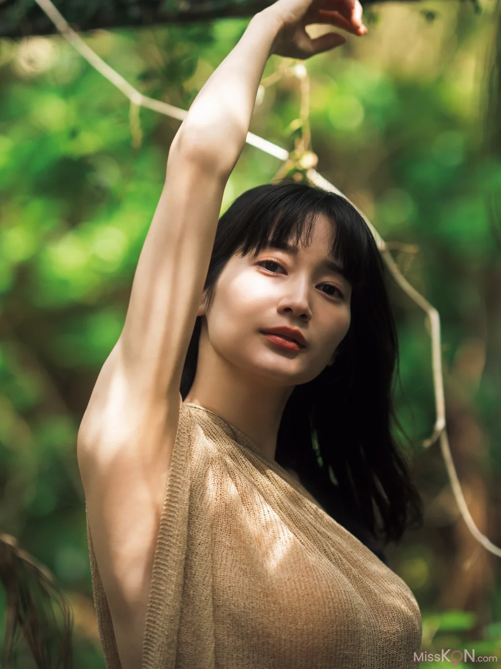 Arisa Deguchi (出口亞梨沙)_ 写真集 Ｅｓｓｅｎｃｅ