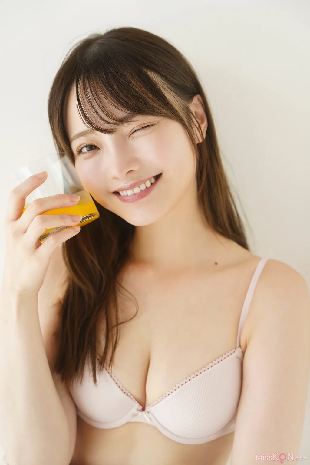 Himeka Araya (新谷姫加)_ 漫画アクションデジタル写真集 「Garden」