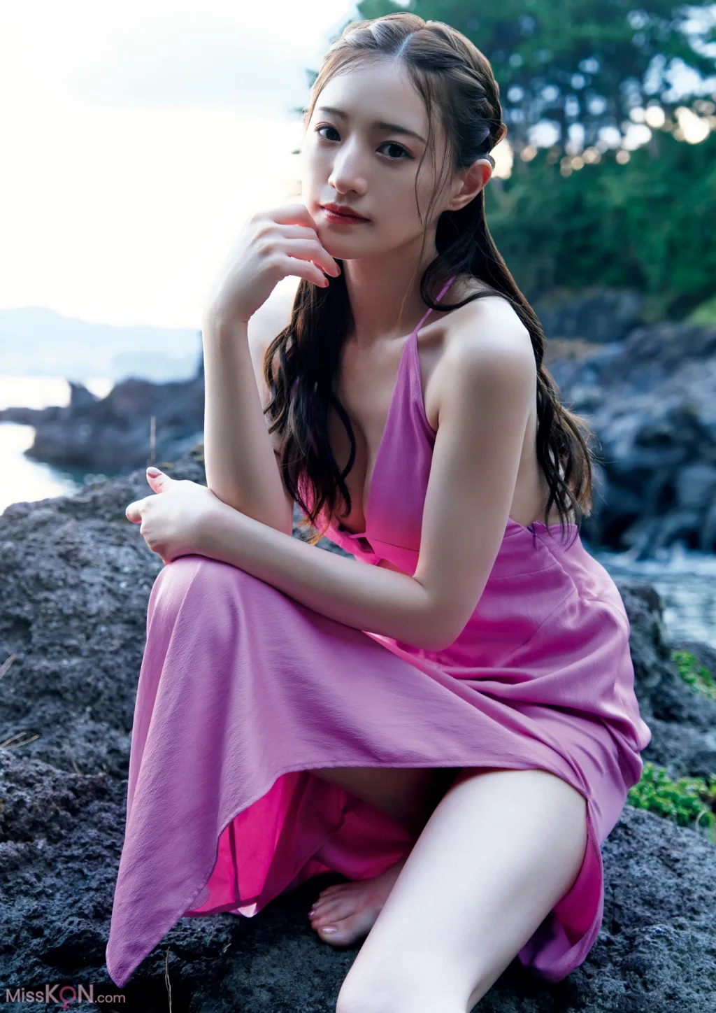 Kana Nakada (中田花奈)_ ２ｎｄ写真集 掻き立てる