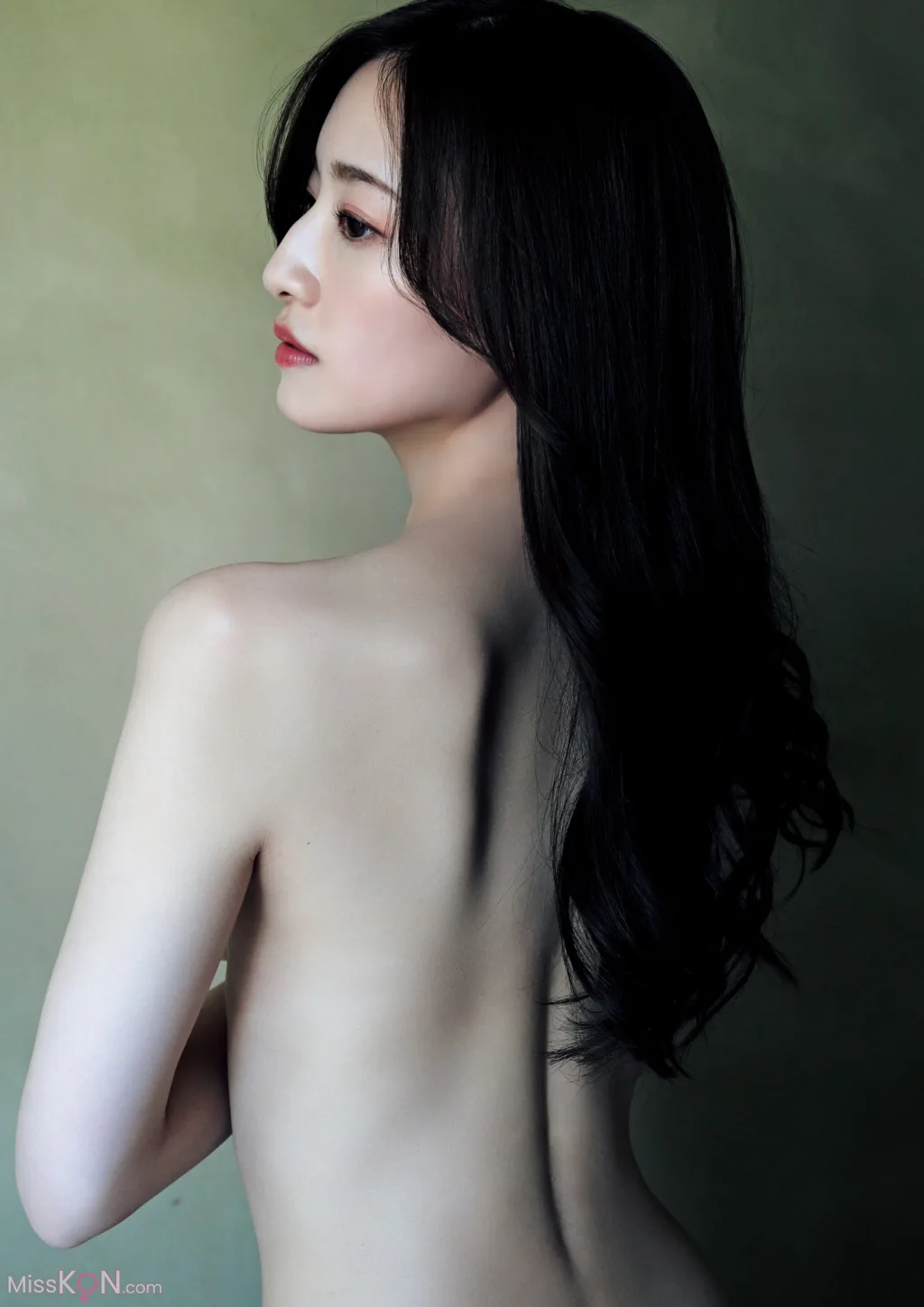 Kana Nakada (中田花奈)_ ２ｎｄ写真集 掻き立てる