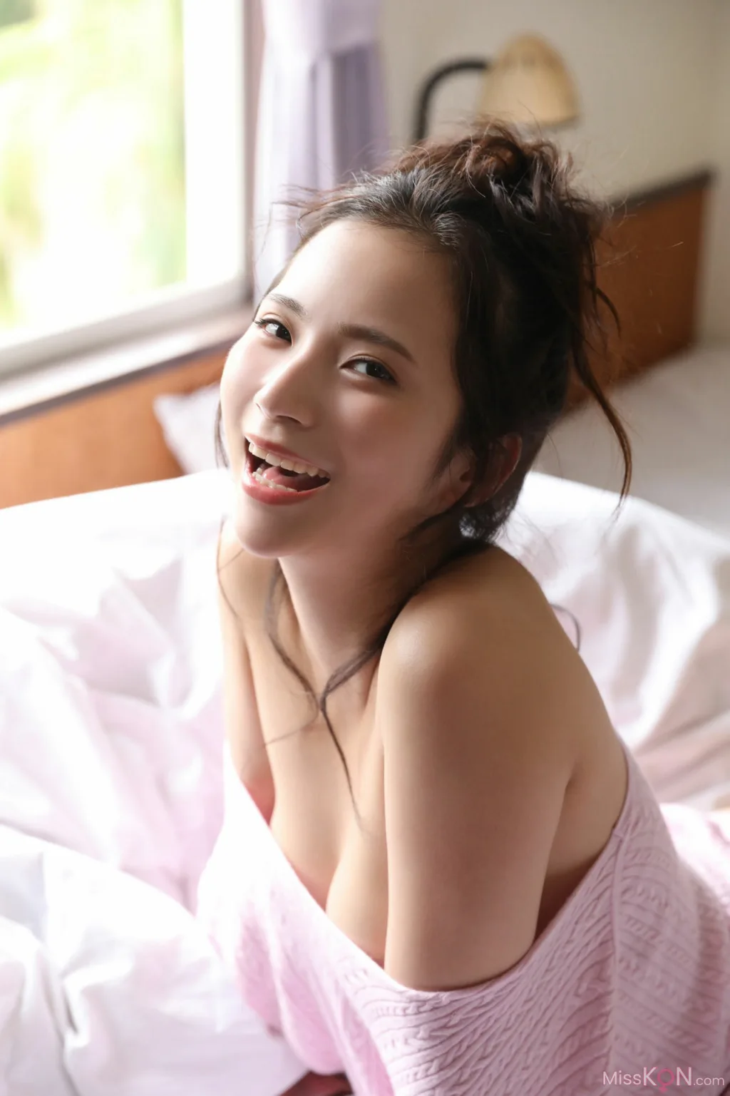 Miho Machiyama (街山みほ)_ FRIDAYデジタル写真集 現役慶應大学生美女 「潮騒」