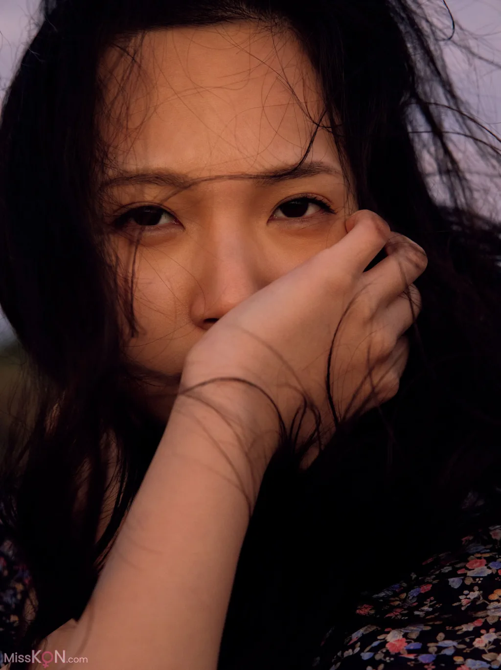 Miho Machiyama (街山みほ)_ Scarlet