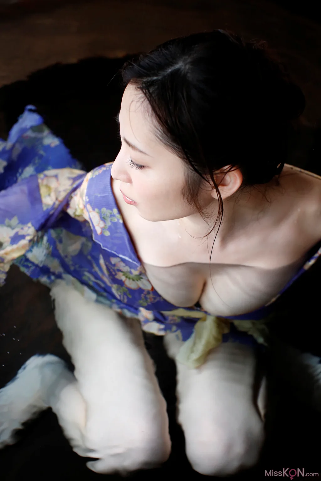 Misumi Shiochi (塩地美澄)_ 週刊現代デジタル写真集 「日本一ＳＥＸＹな美女アナと温泉旅」