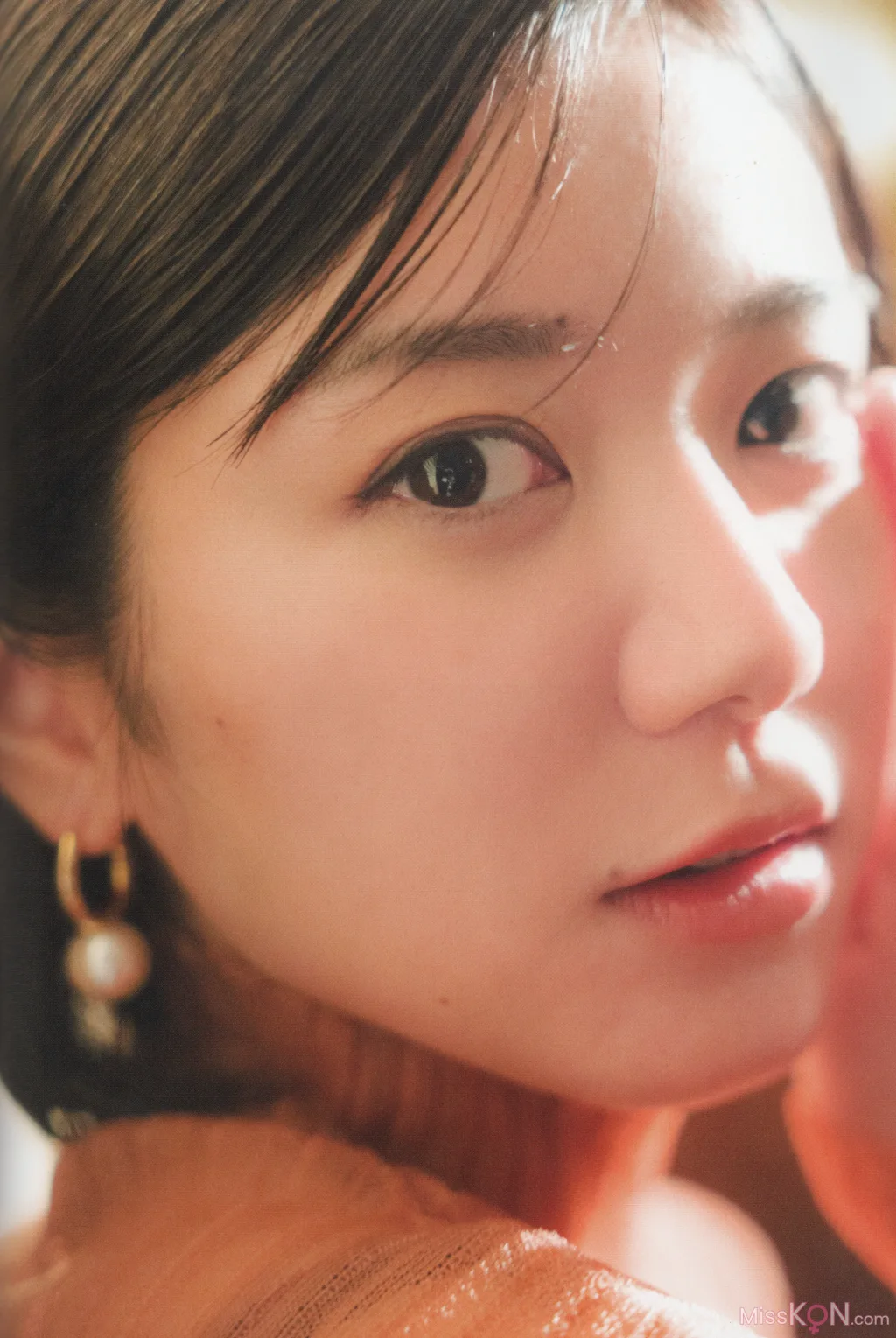 Momoka Onishi (大西桃香)_ 2023.09.30 AKB48 2nd写真集『桃の眺め方』