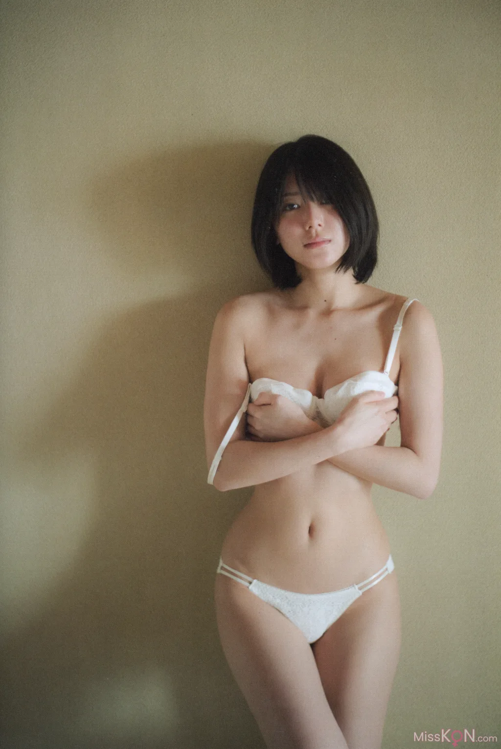 Momoka Onishi (大西桃香)_ 2023.09.30 AKB48 2nd写真集『桃の眺め方』