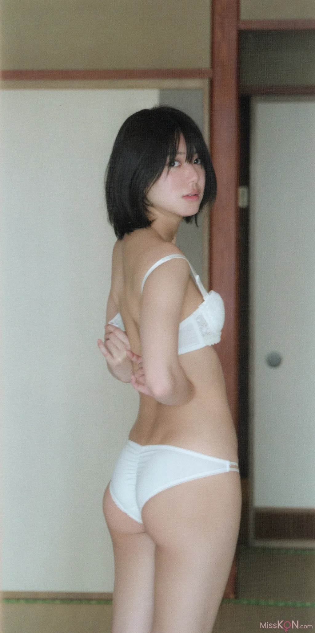 Momoka Onishi (大西桃香)_ 2023.09.30 AKB48 2nd写真集『桃の眺め方』