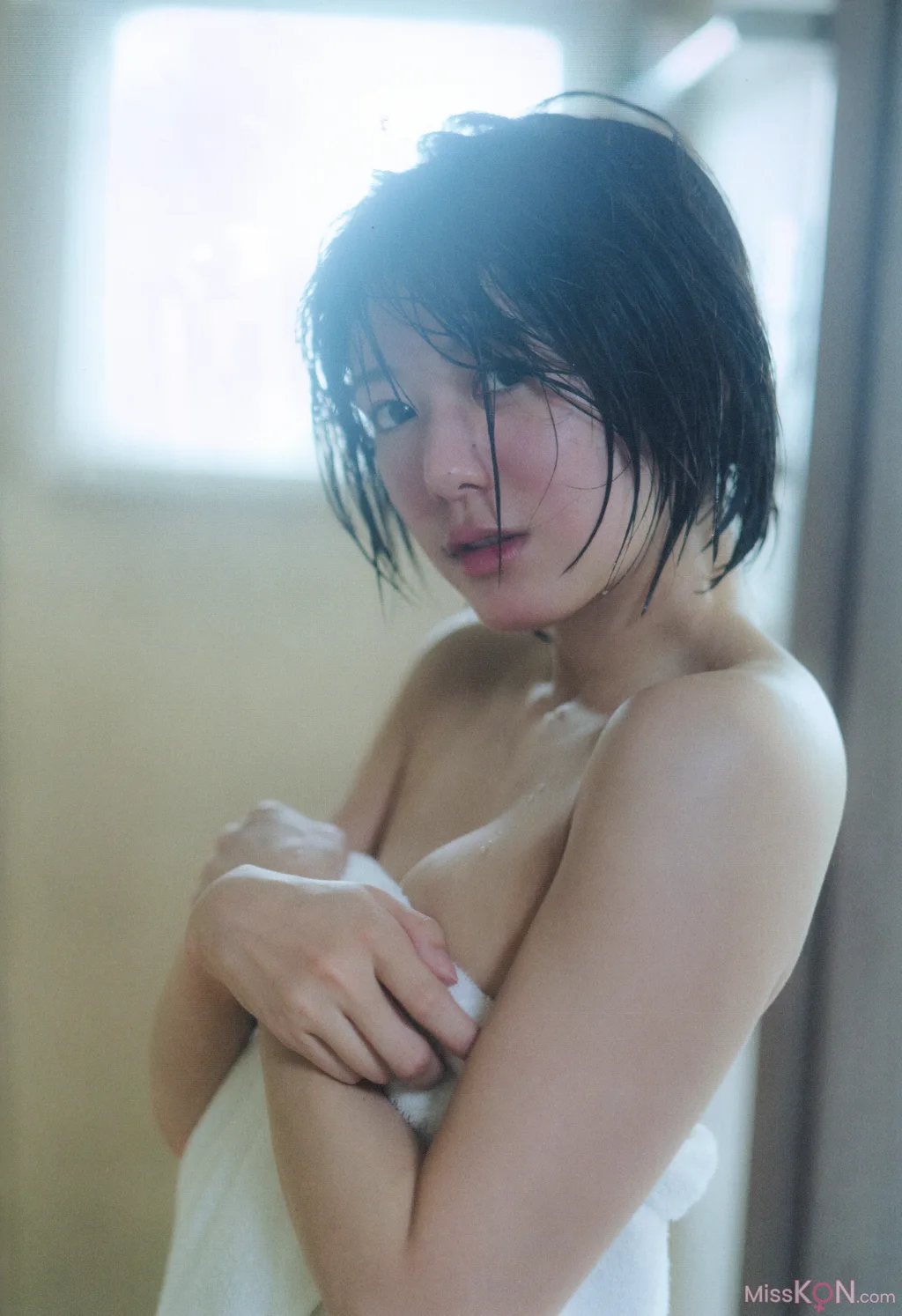Momoka Onishi (大西桃香)_ 2023.09.30 AKB48 2nd写真集『桃の眺め方』