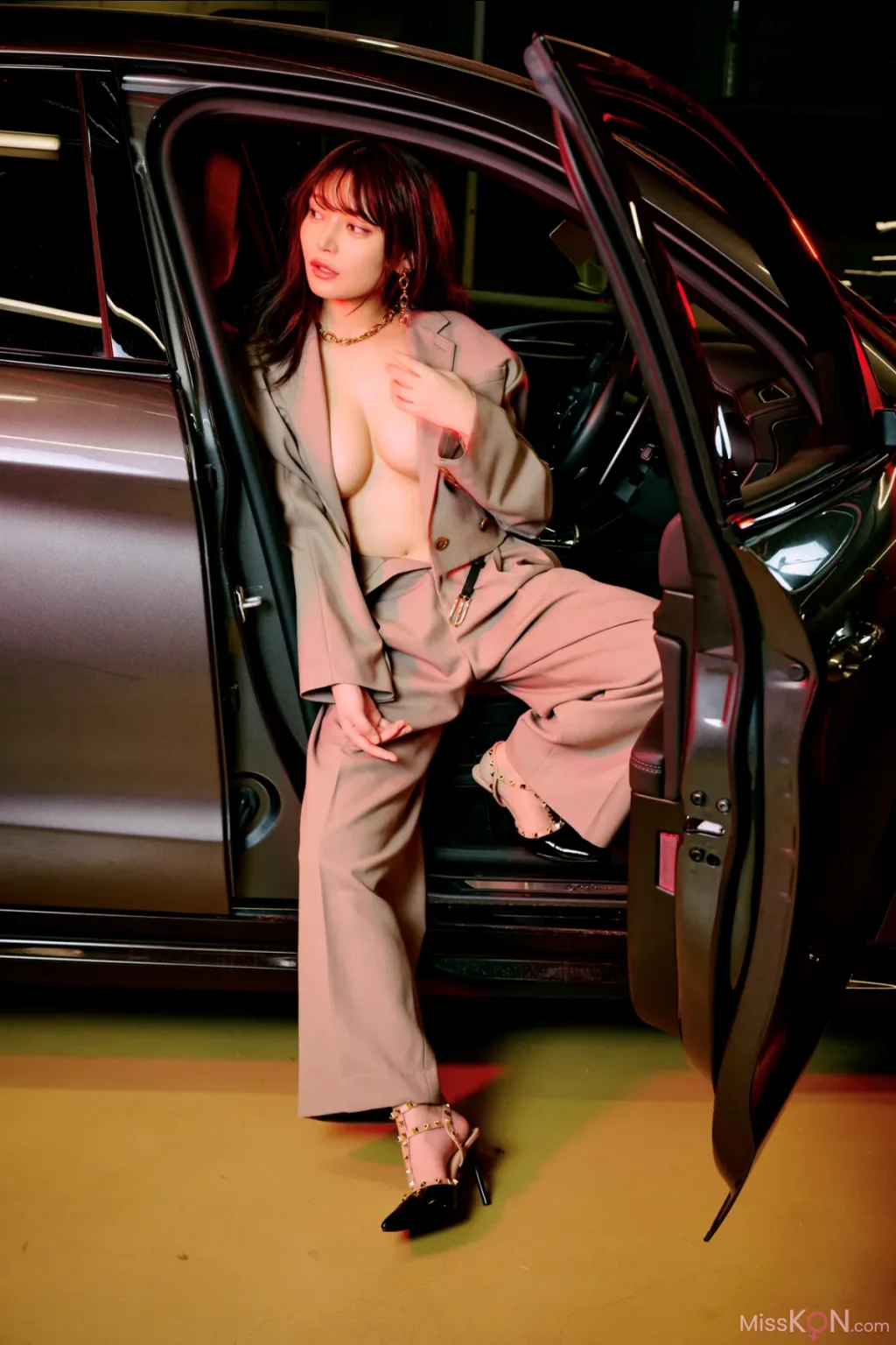 Nitori Sayaka (似鳥沙也加)_ FRIDAY GOLD A to Z Vol.10