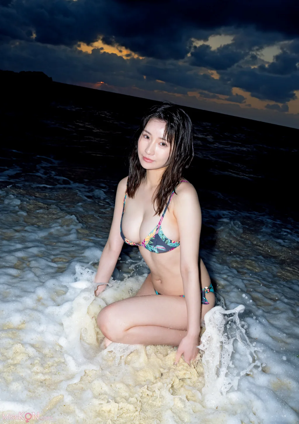 Ria Yamate (山手梨愛)_ 写真集 『material』増ページ【デジタル特装版】