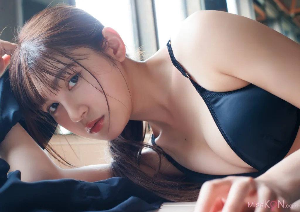 Yui Kojina (神志那結衣)_ 写真集 「神がかり的な」