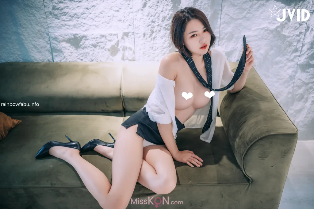 [JVID] 冰冰_ 性感长腿女秘书