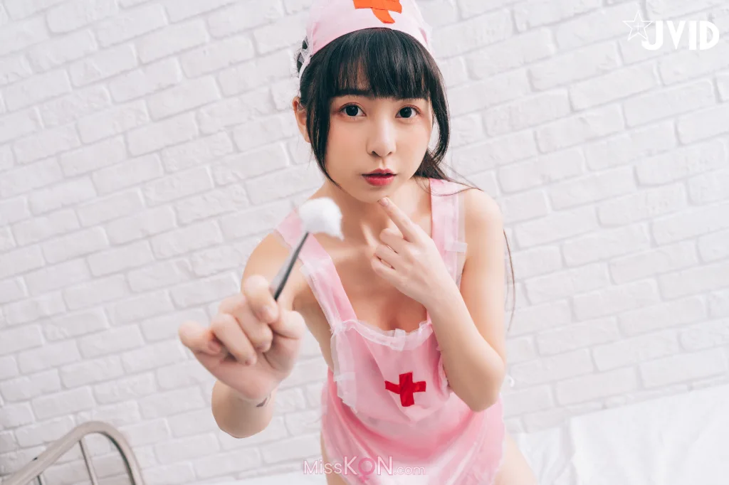 [JVID] 月台尼Tiny_ 讓情色巨乳護士用女上位幫你搖出來吧