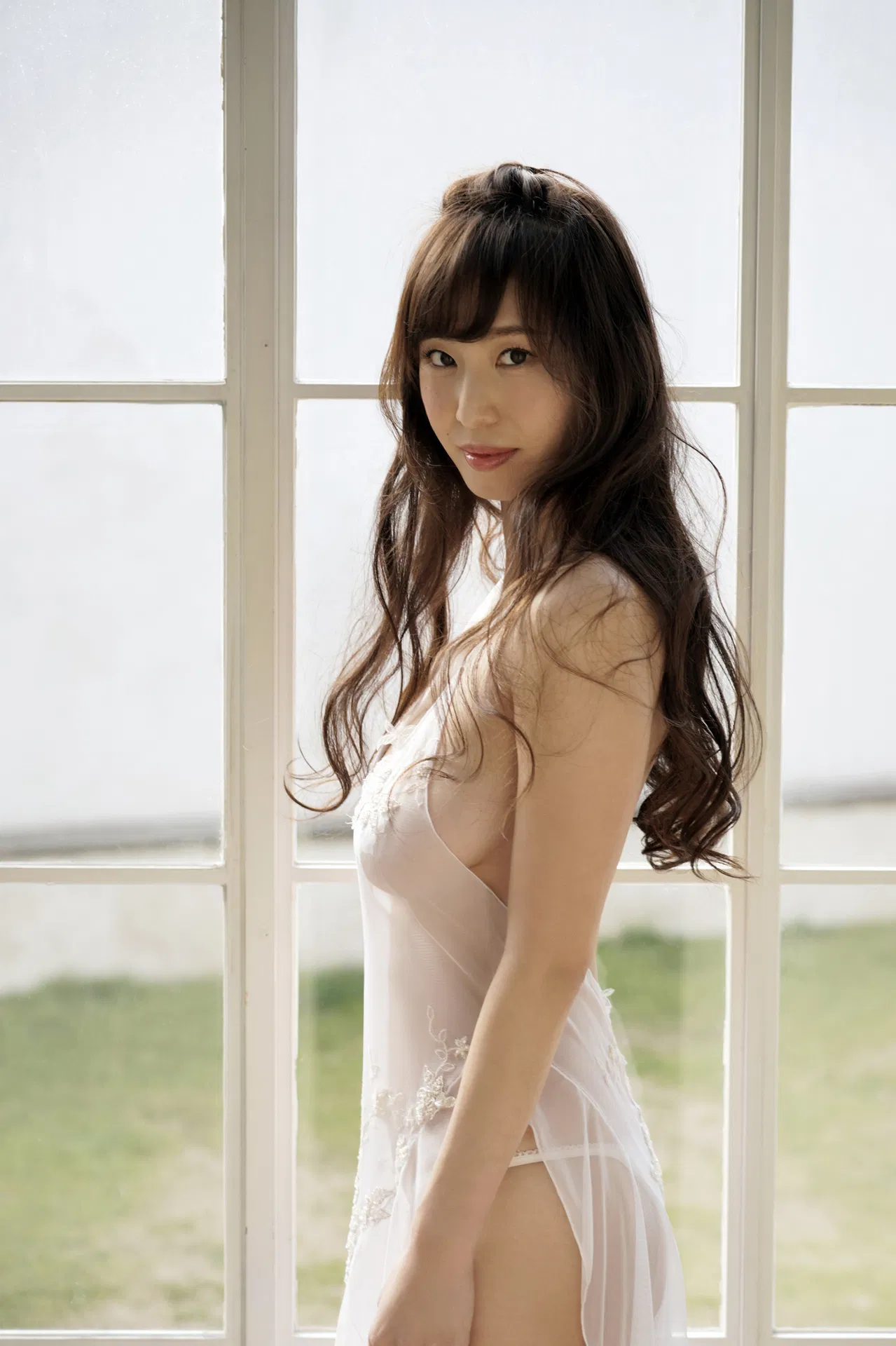 [Photobook] 周刊现代デジタル写真集 塩地美澄「美女アナの昼下がり」