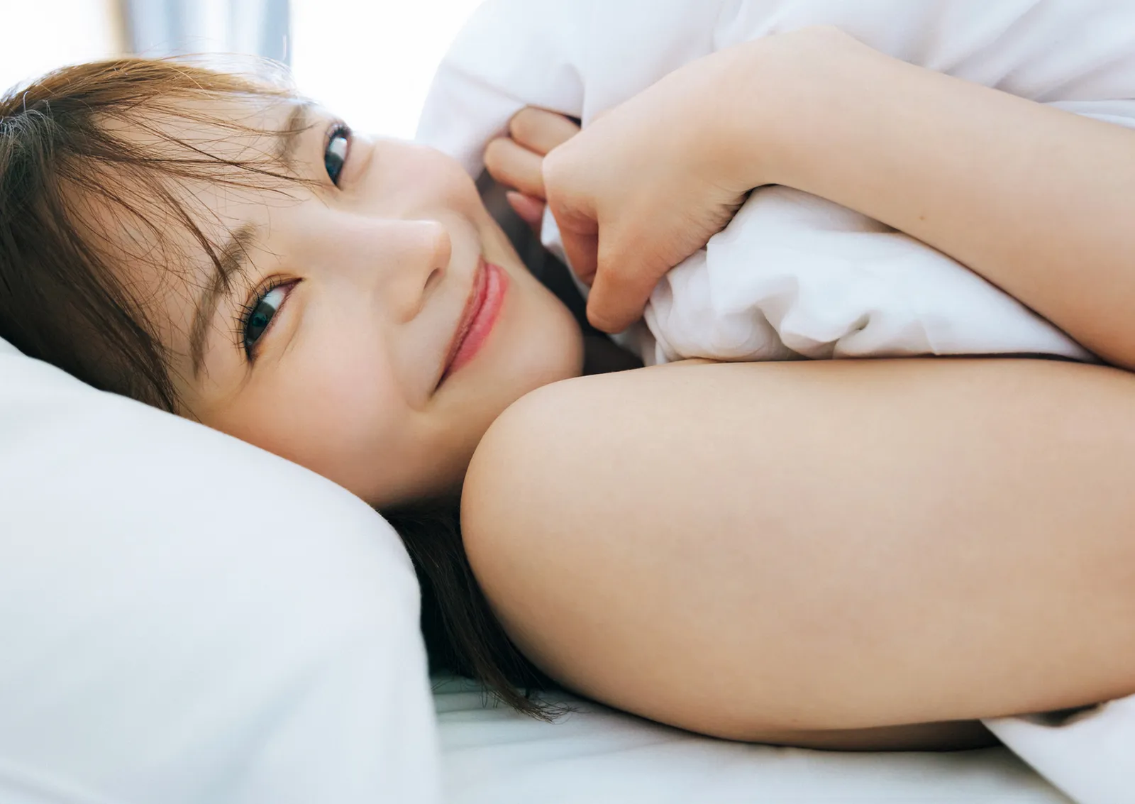 [Photobook] 2025.06.04 新谷姫加ファースト写真集 「ひめかわいい。」