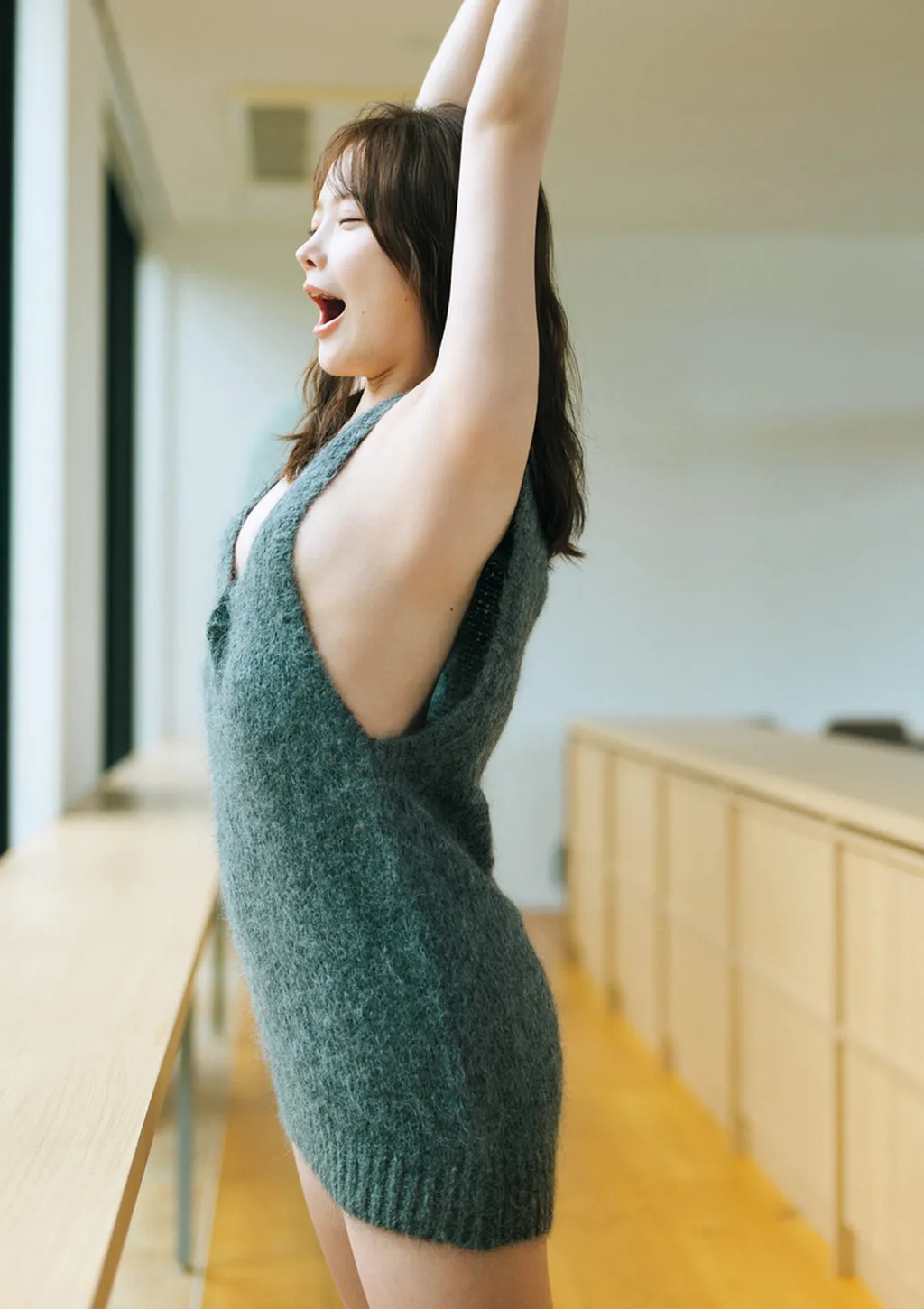 [Photobook] 2025.06.04 新谷姫加ファースト写真集 「ひめかわいい。」
