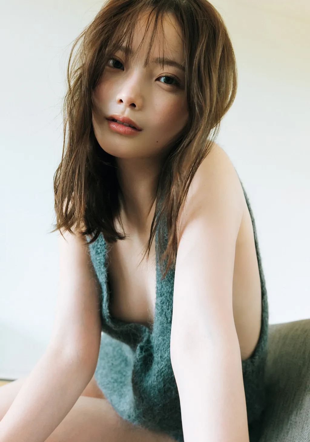 [Photobook] 2025.06.04 新谷姫加ファースト写真集 「ひめかわいい。」
