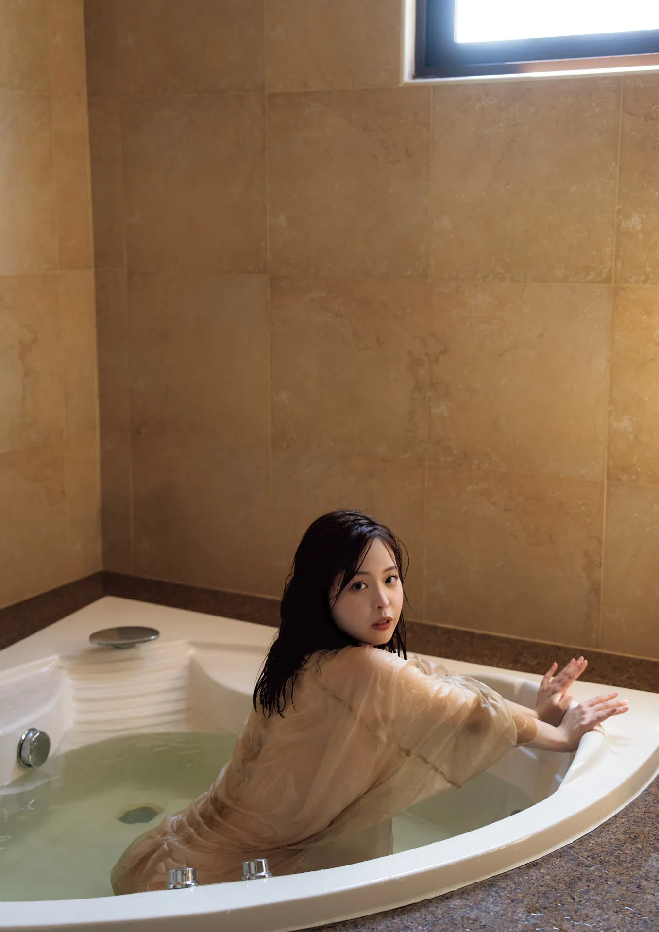 [Photobook] 九野ひなの写真集 「mellow」 - LUCKMAN & 九野ひなの